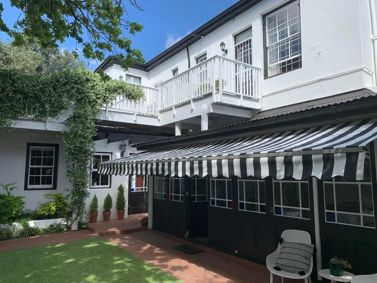 Property building in Sandown Lodge