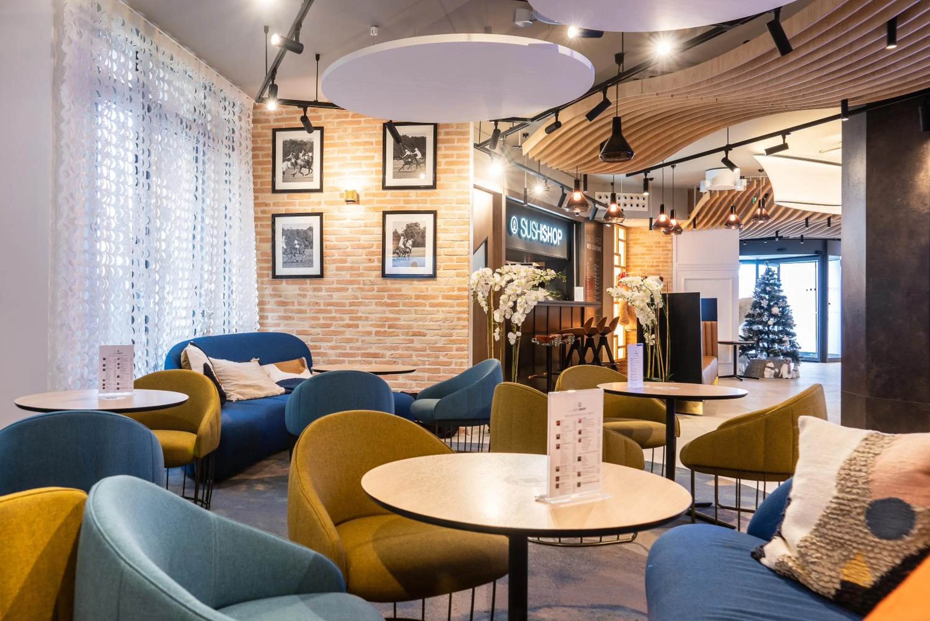 Seating area in Novotel Deauville Plage