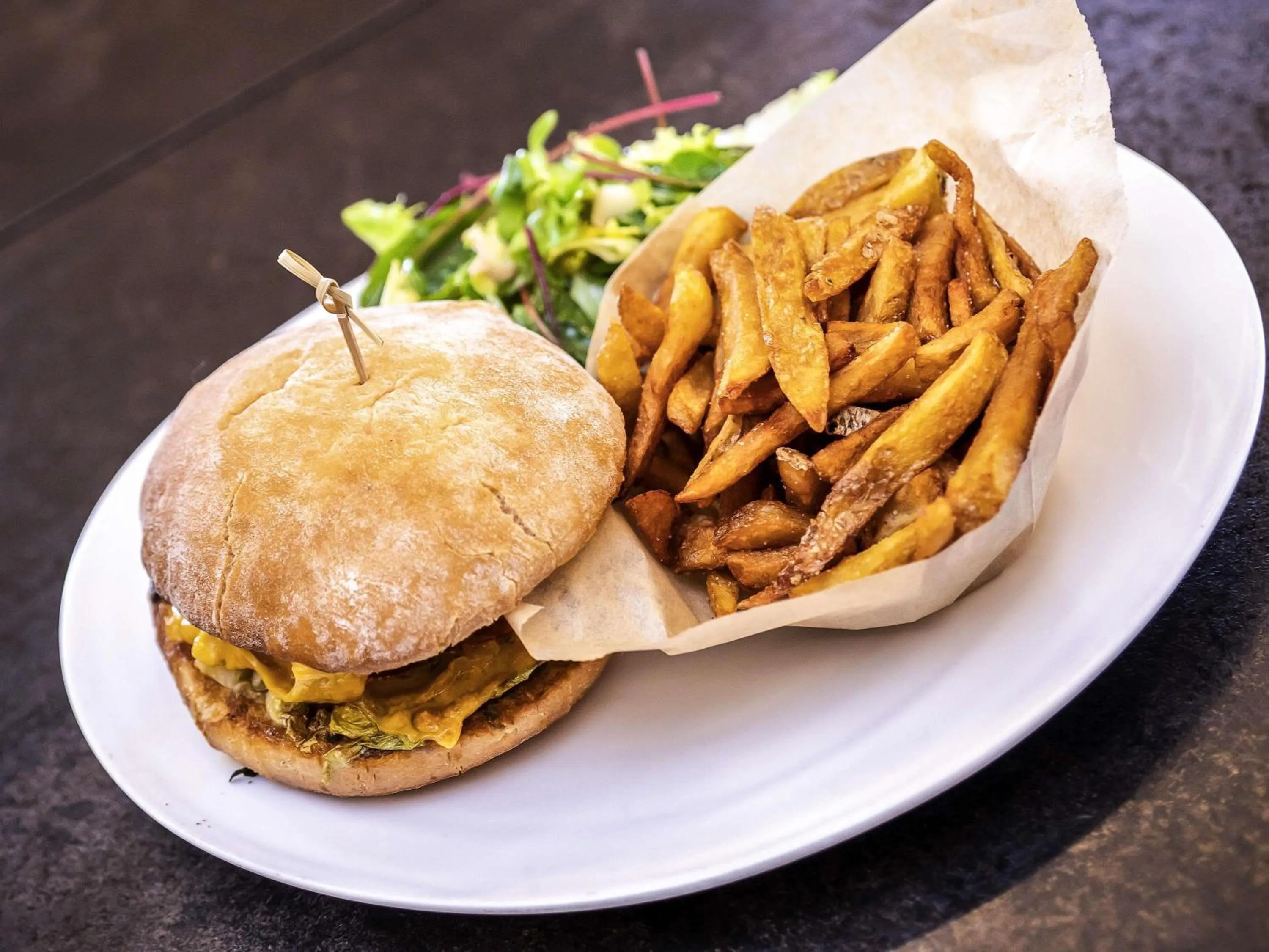 Restaurant/places to eat in Novotel Deauville Plage