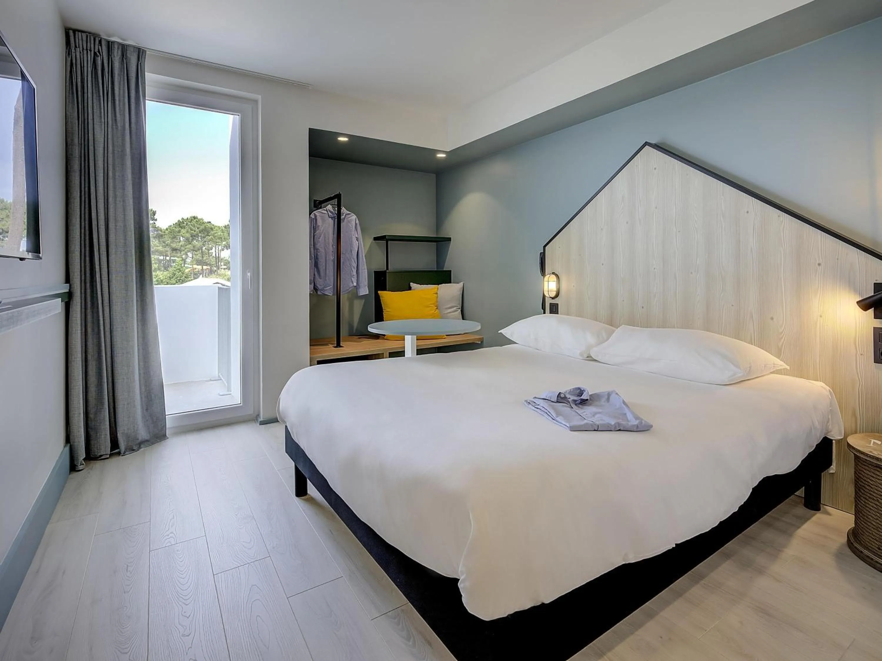 Bedroom, Bed in ibis Styles Arcachon Gujan Mestras
