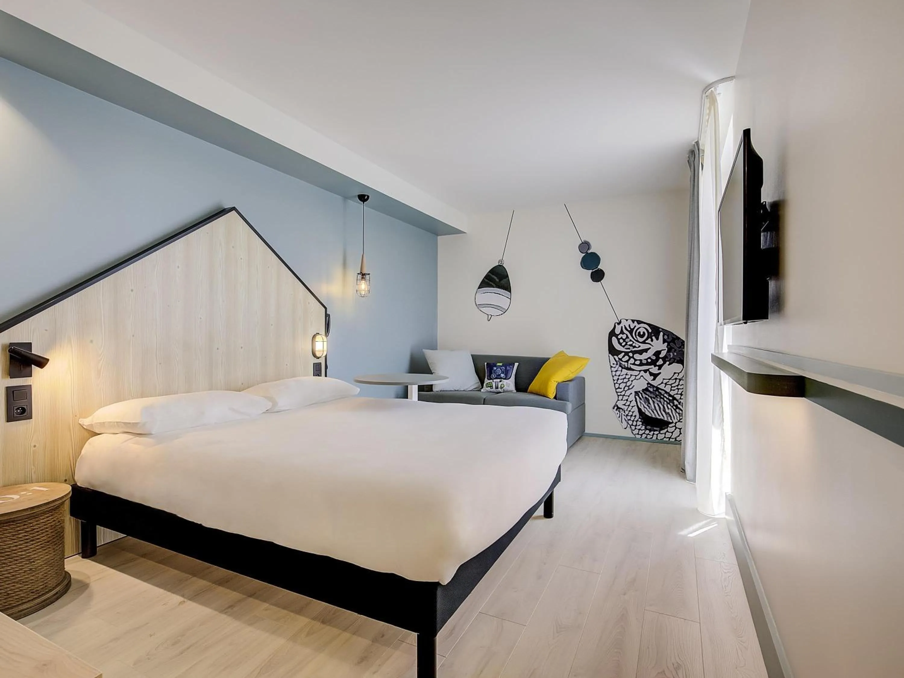 Bedroom, Bed in ibis Styles Arcachon Gujan Mestras