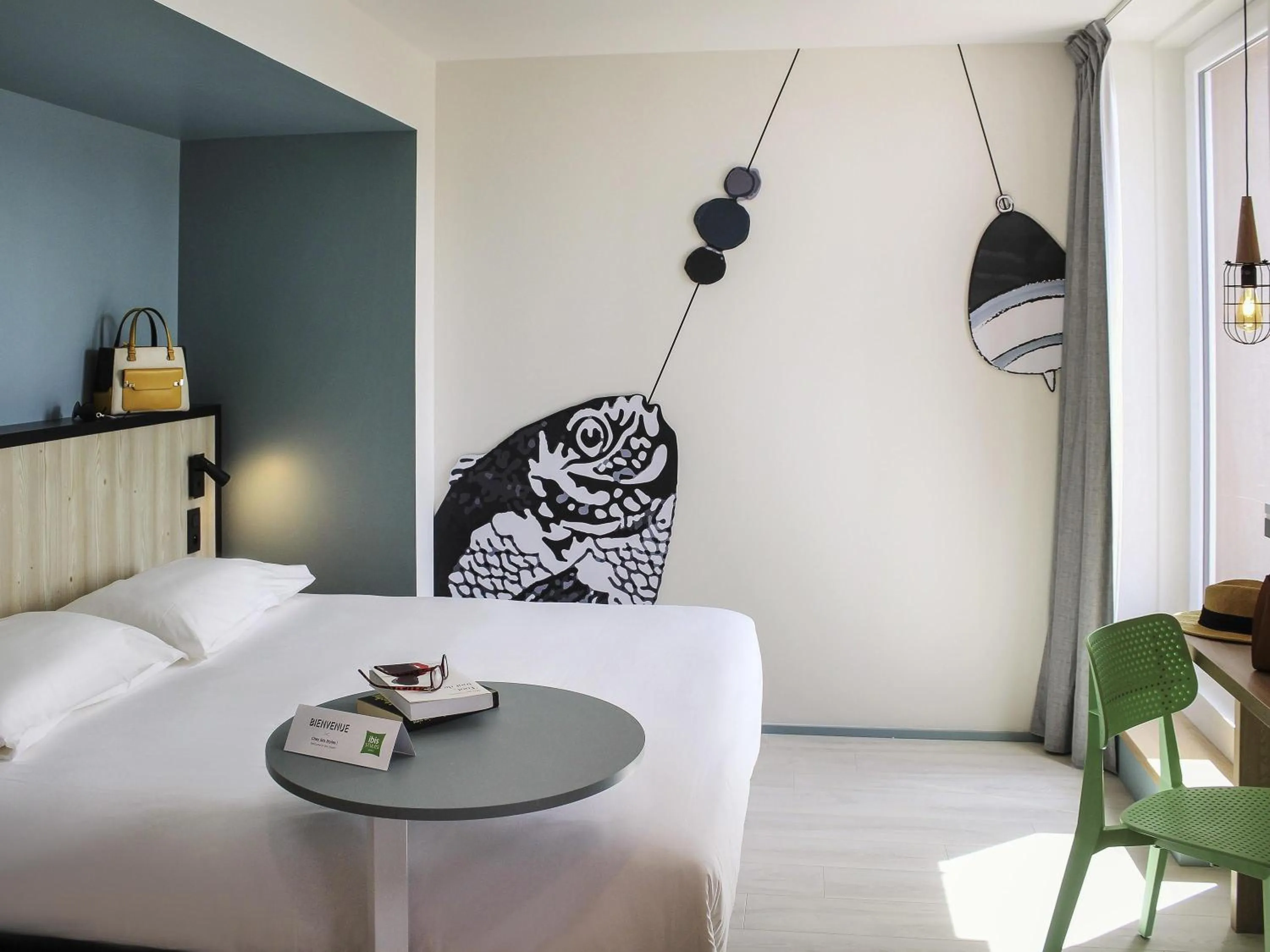 Bedroom, Bed in ibis Styles Arcachon Gujan Mestras