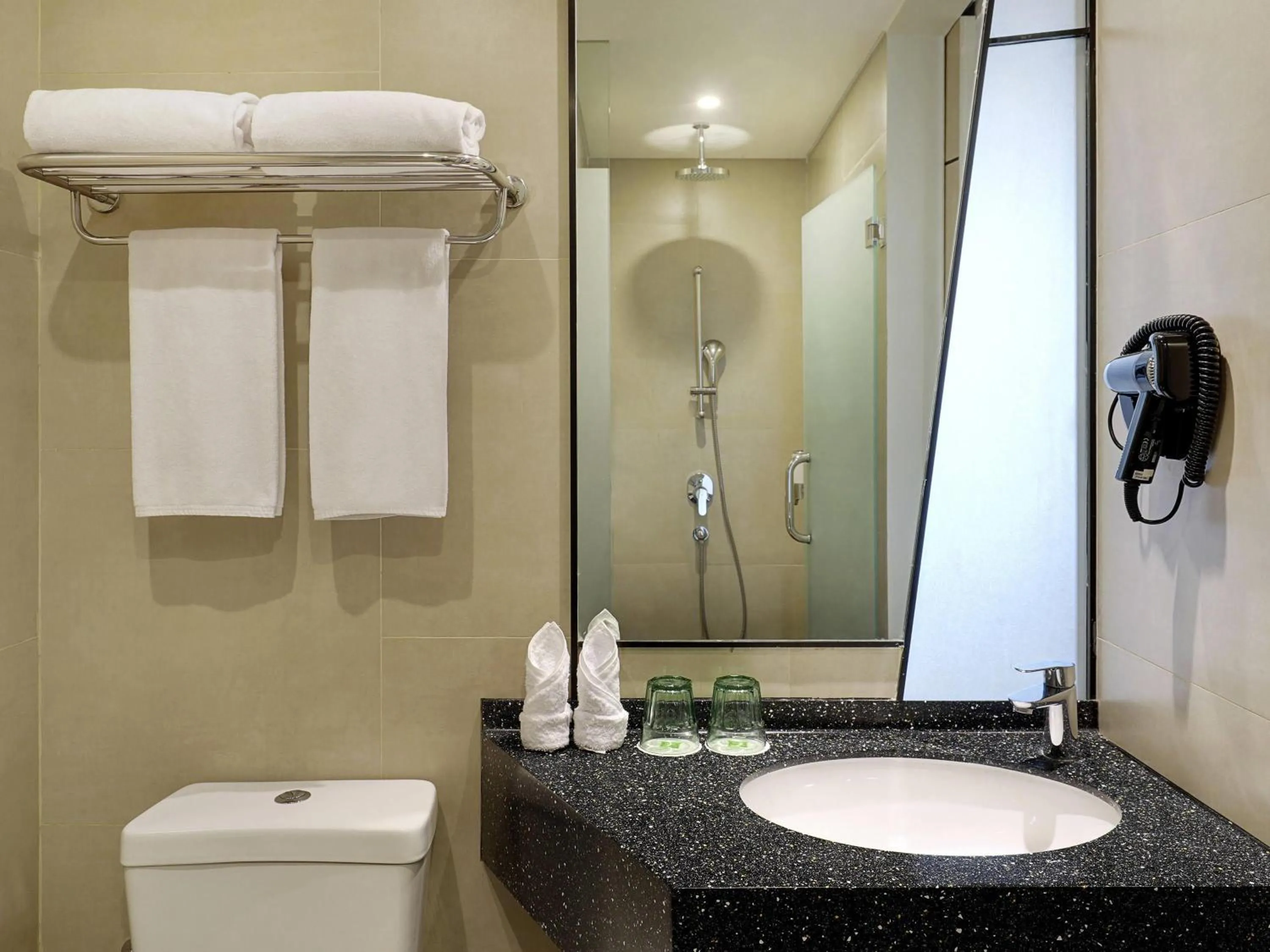 Bedroom in ibis Styles Jakarta Simatupang