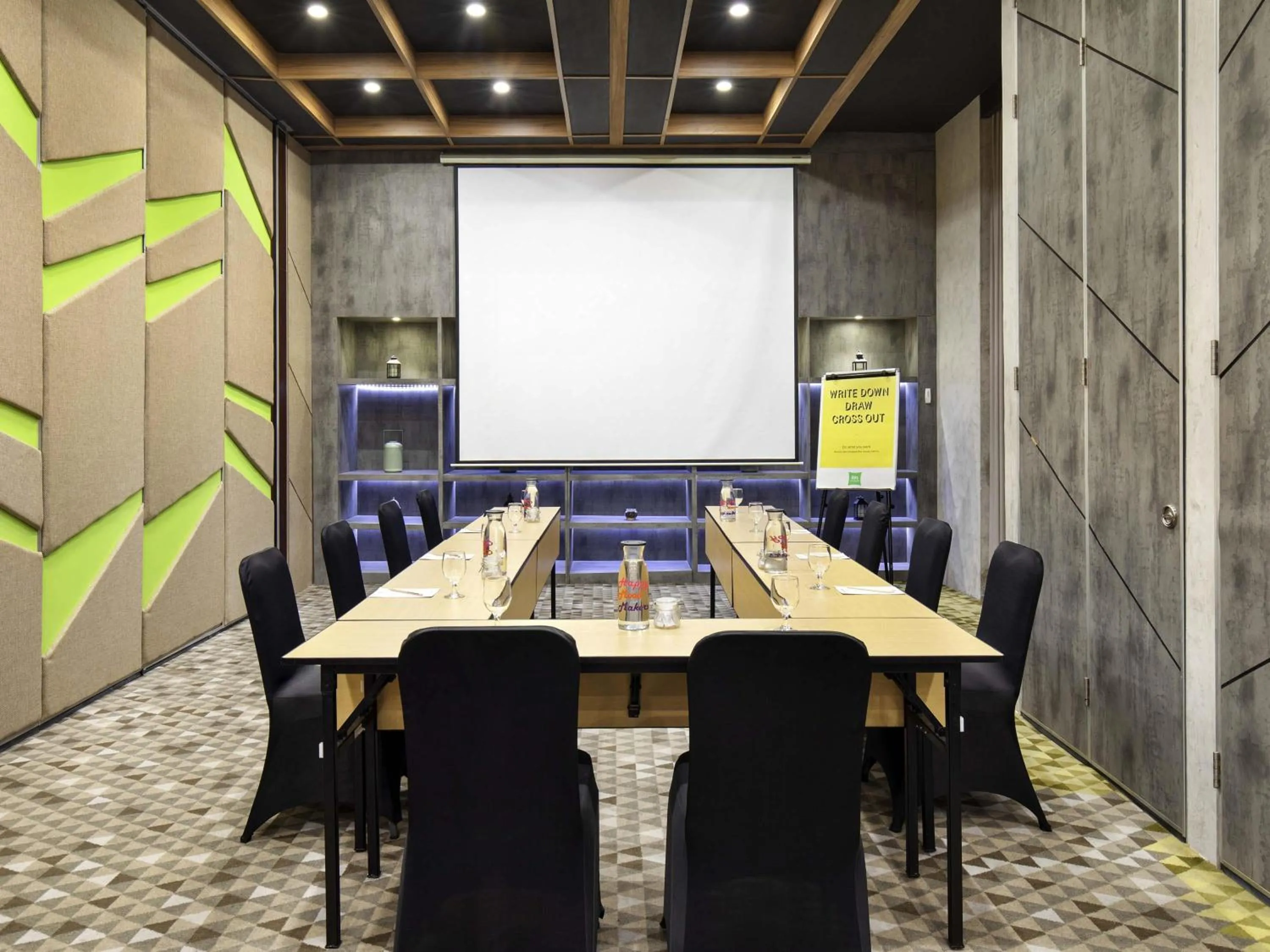 Meeting/conference room in ibis Styles Jakarta Simatupang