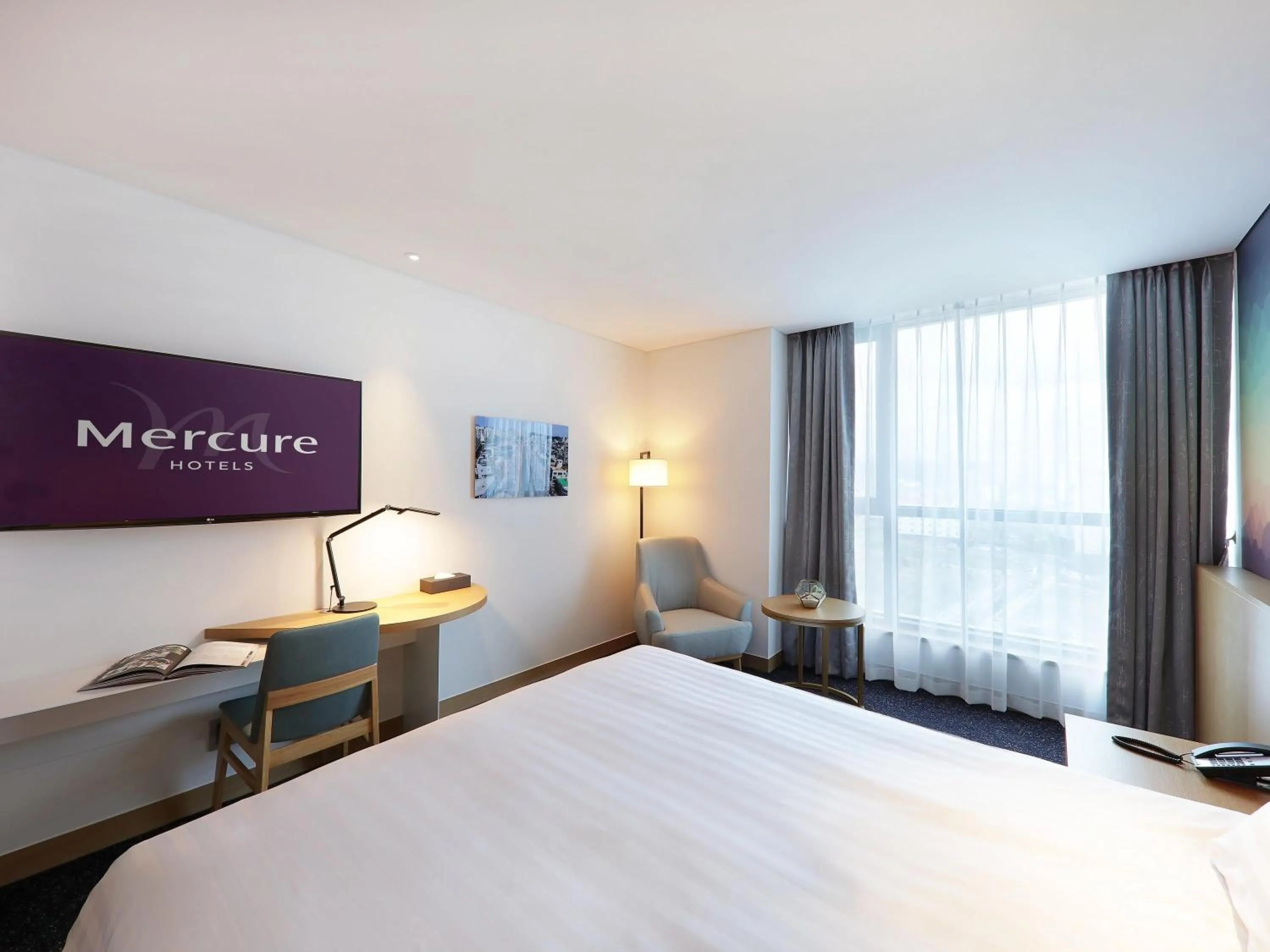 Bedroom, Bed in Mercure Ambassador Ulsan