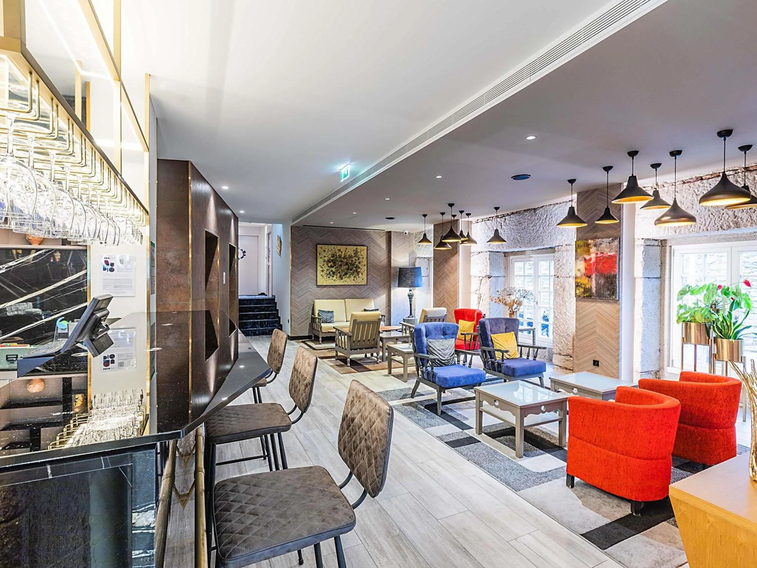 Lounge or bar in ibis Styles Chaves