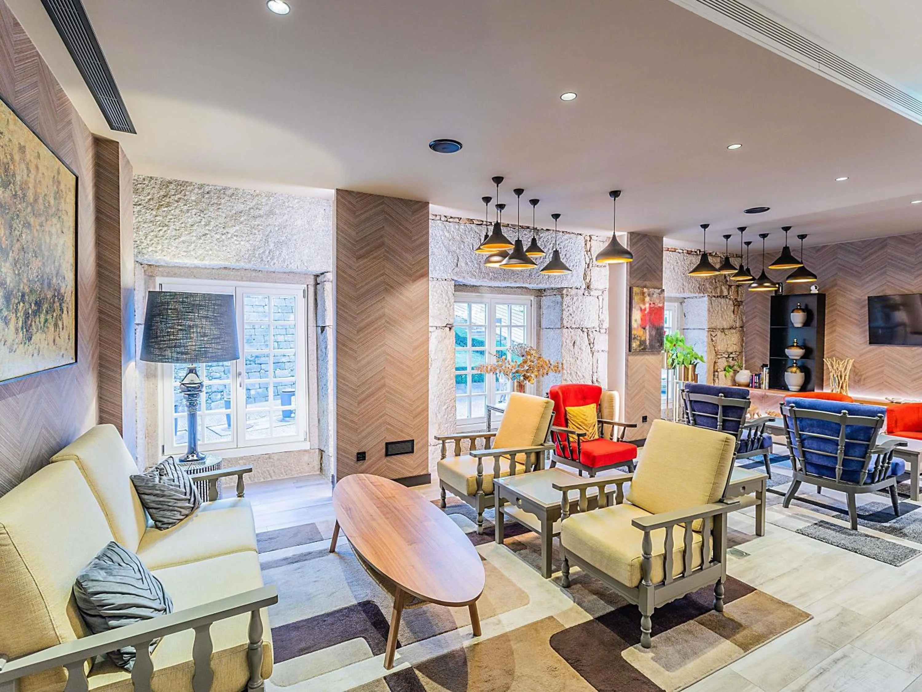 Lounge or bar in ibis Styles Chaves