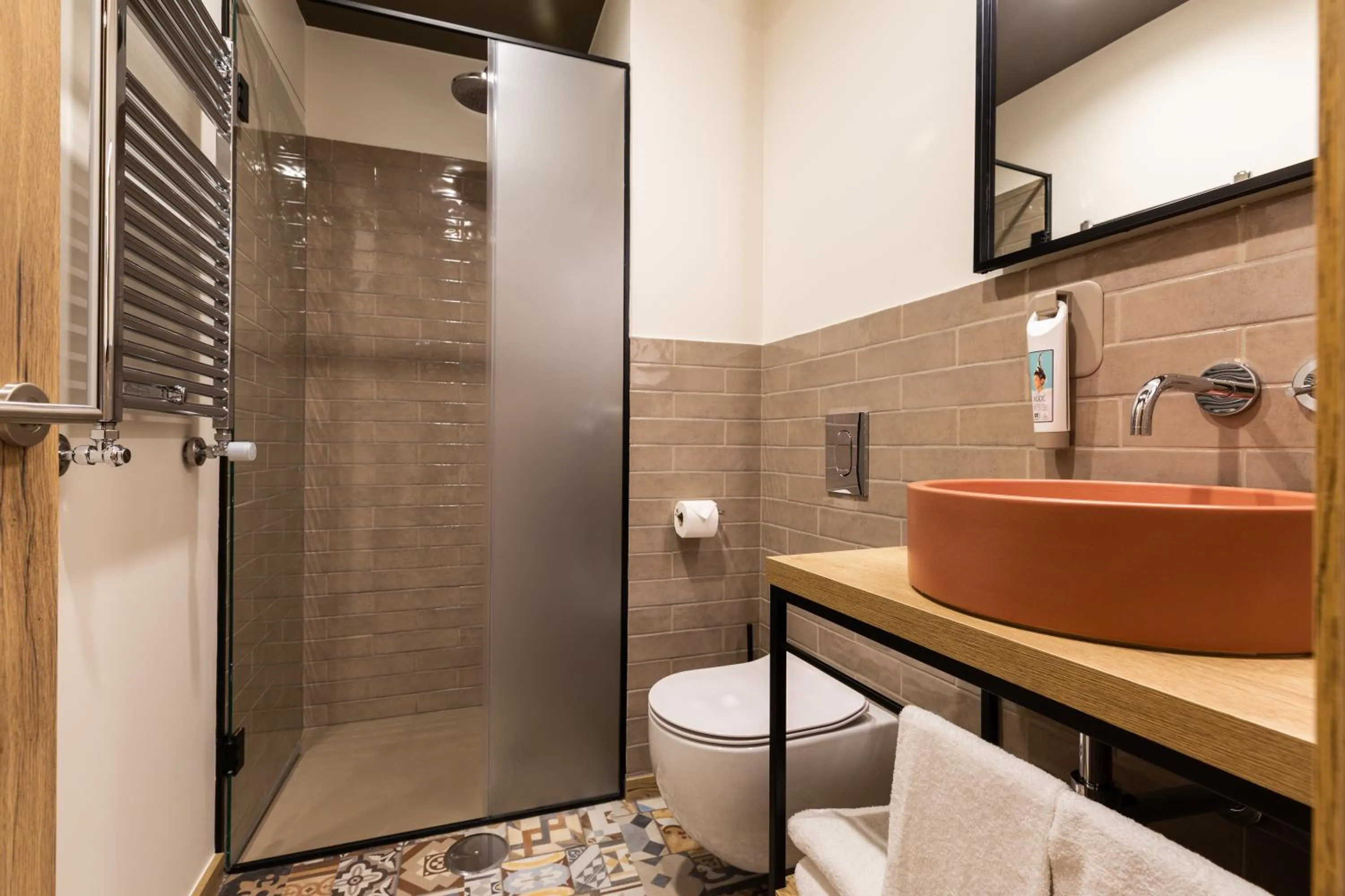 Bathroom in ibis Styles Chaves