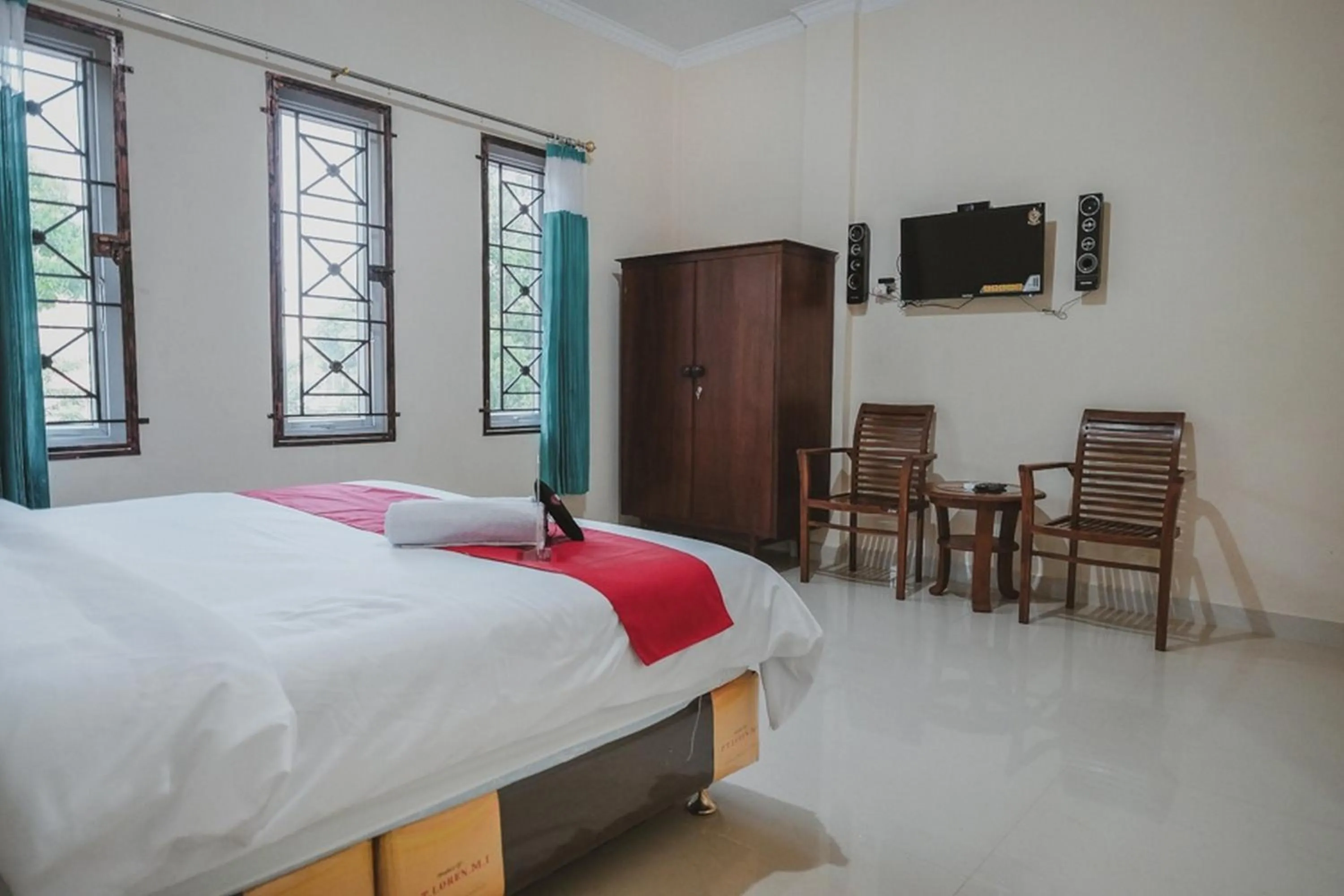 Bed in RedDoorz near Ringroad City Walks Medan