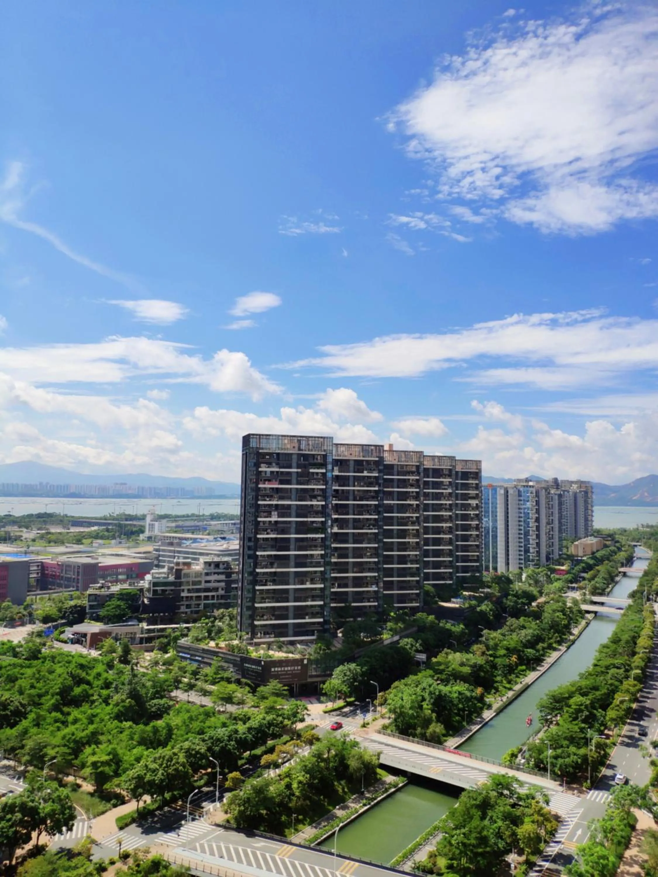 Property building in Hotel Kapok Shenzhen HouHai (Close to Shenzhen Bay)