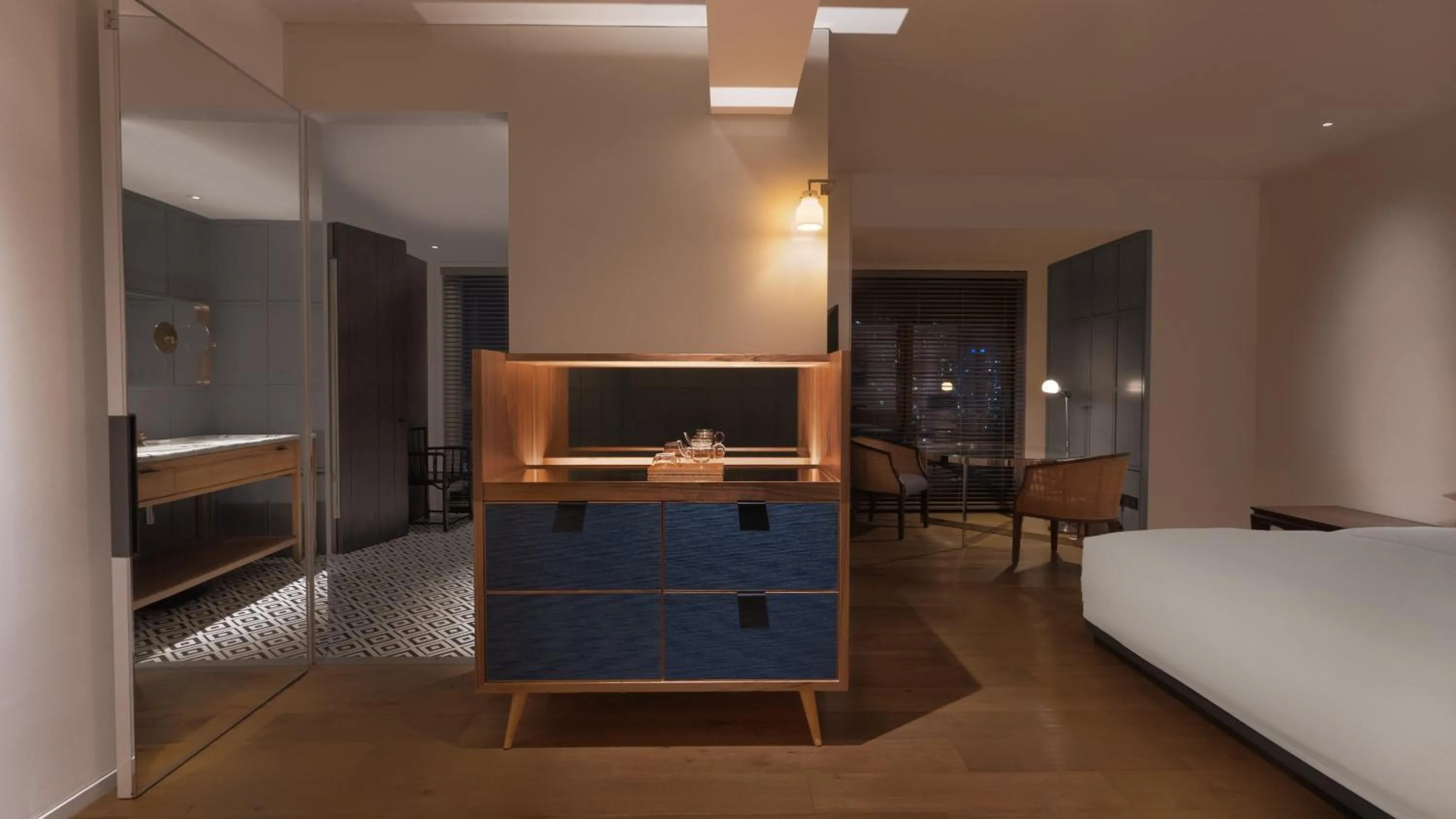 Photo of the whole room, Bed in Hotel Kapok Shenzhen HouHai (Close to Shenzhen Bay)