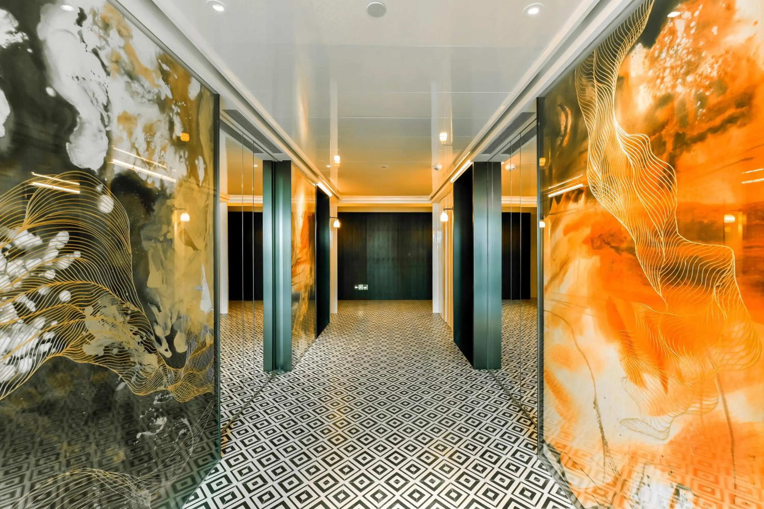 elevator in Hotel Kapok Shenzhen HouHai (Close to Shenzhen Bay)