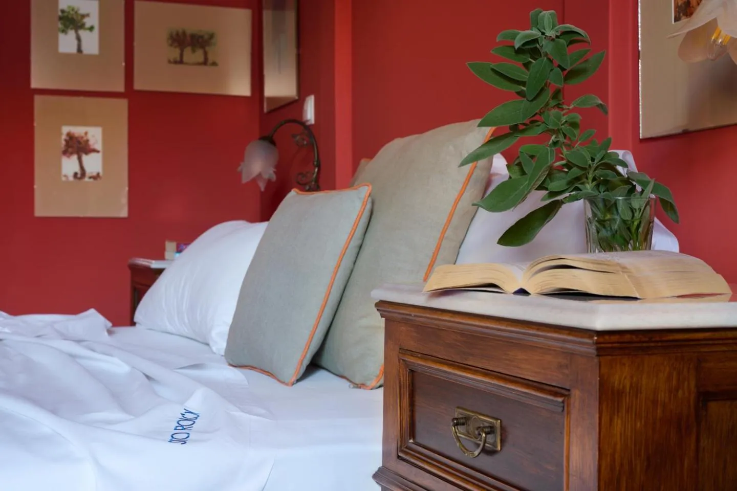 Decorative detail, Bed in Sto Roloi Island Houses