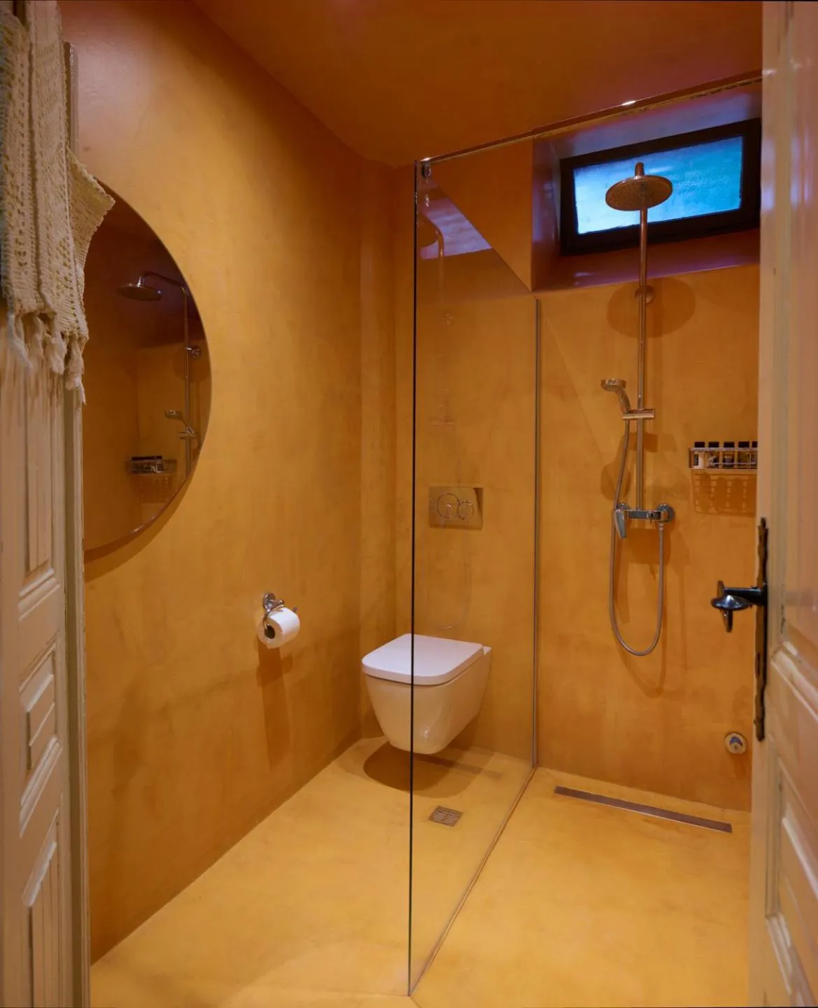 Shower in Sto Roloi Island Houses