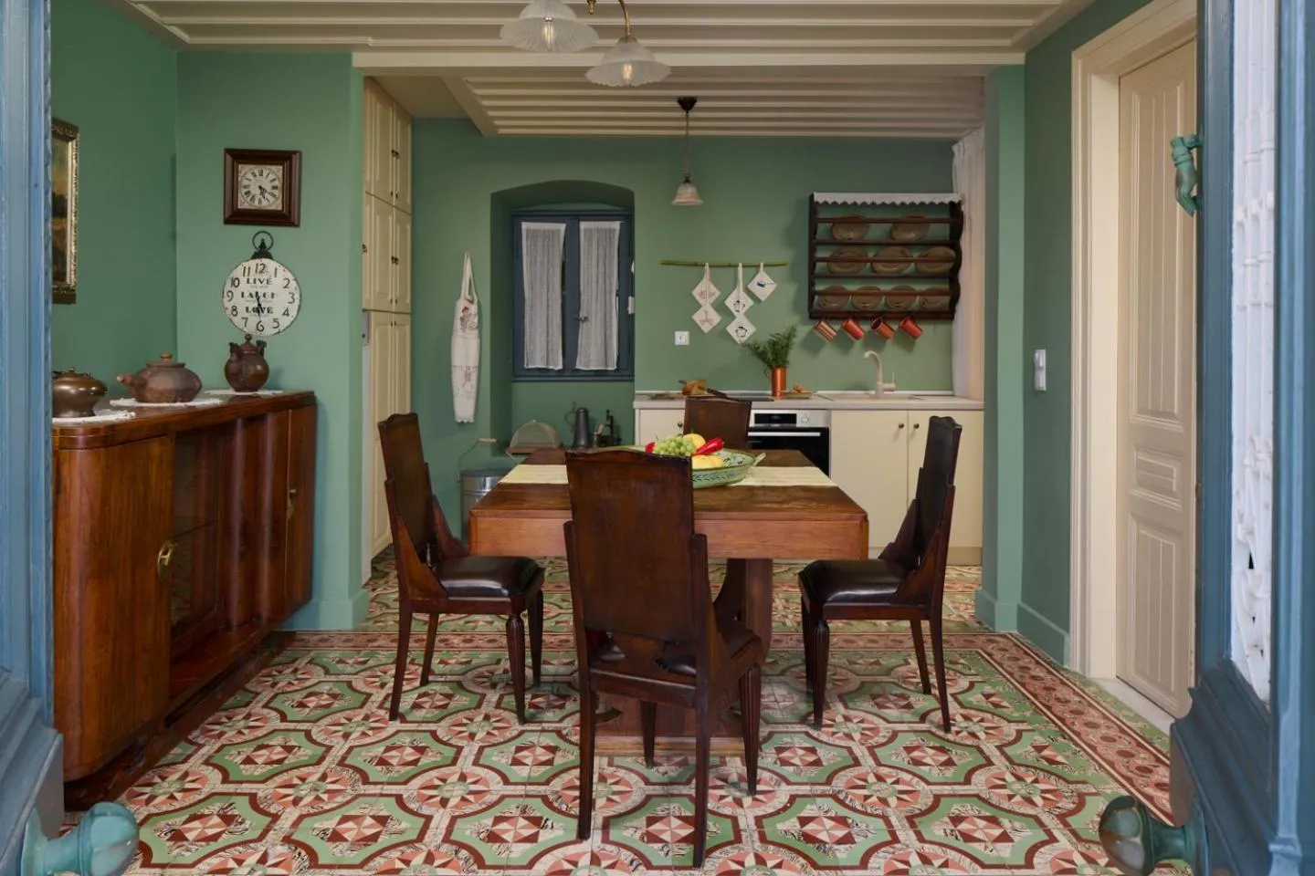 Kitchen or kitchenette in Sto Roloi Island Houses