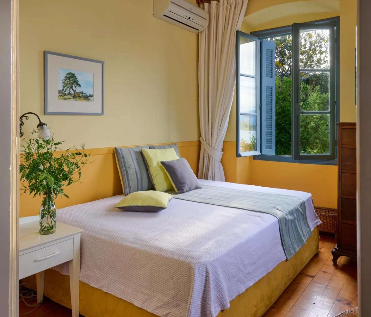 Property building, Bed in Sto Roloi Island Houses