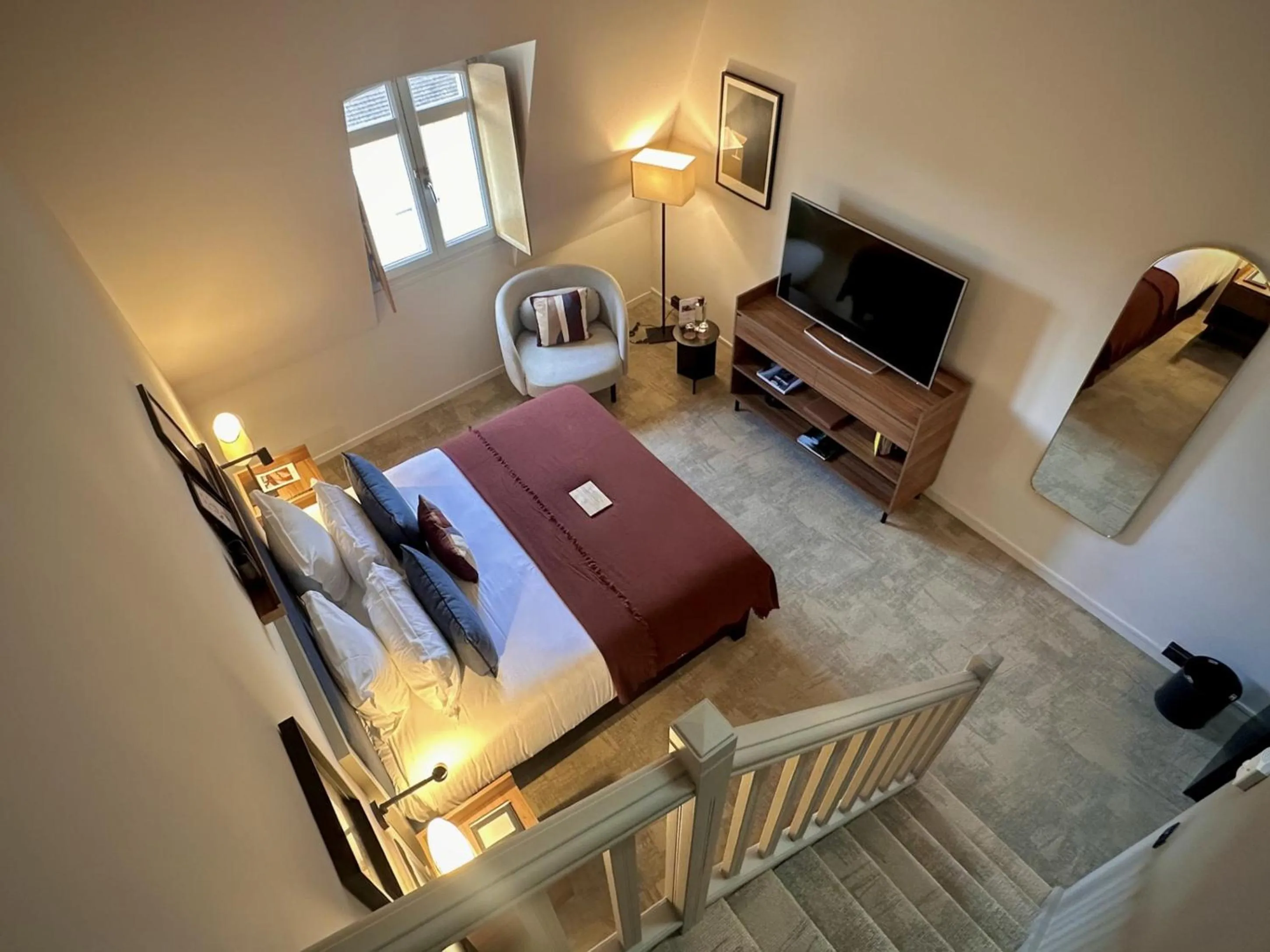 Bed in Cèdre Beaune, A Beauvallon Hotel & Spa