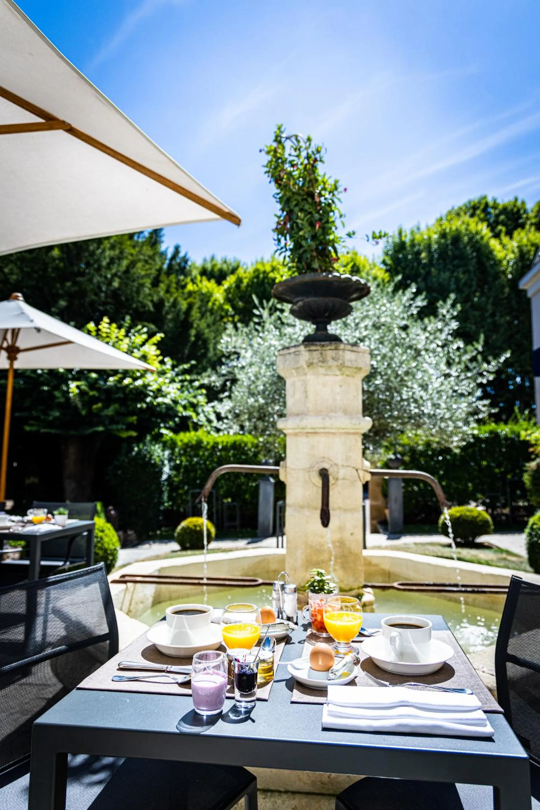 Patio in Cèdre Beaune, A Beauvallon Hotel & Spa