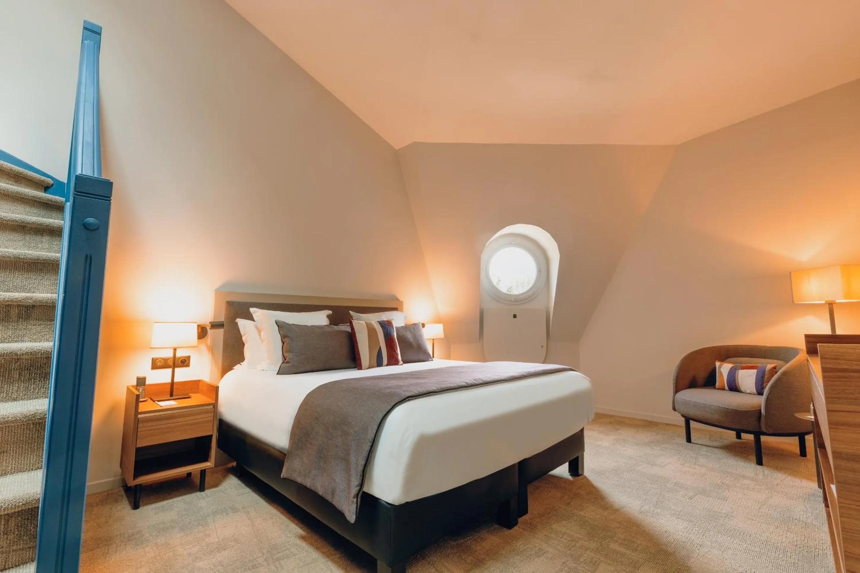 Bed in Cèdre Beaune, A Beauvallon Hotel & Spa