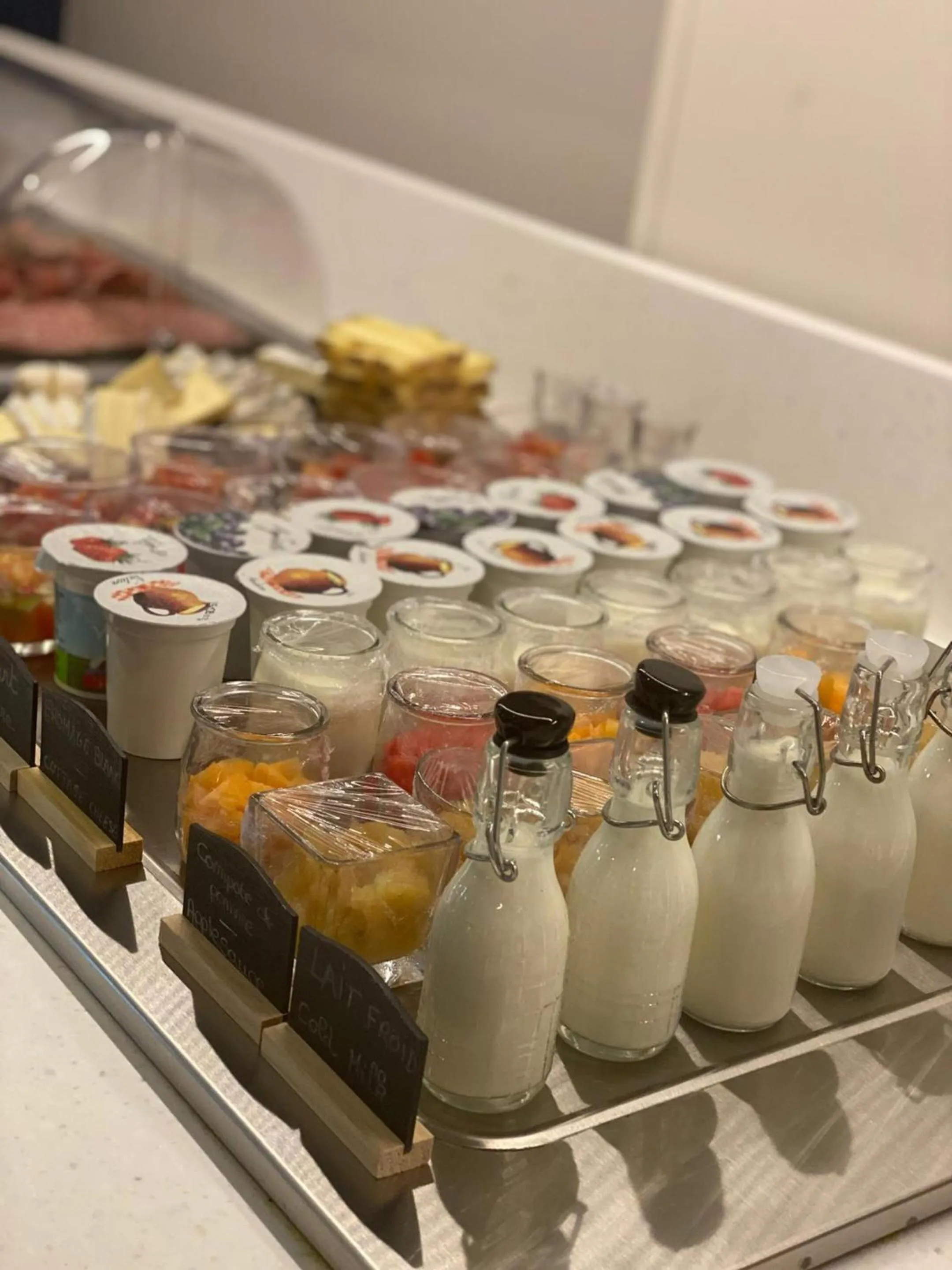 Breakfast in Cèdre Beaune, A Beauvallon Hotel & Spa