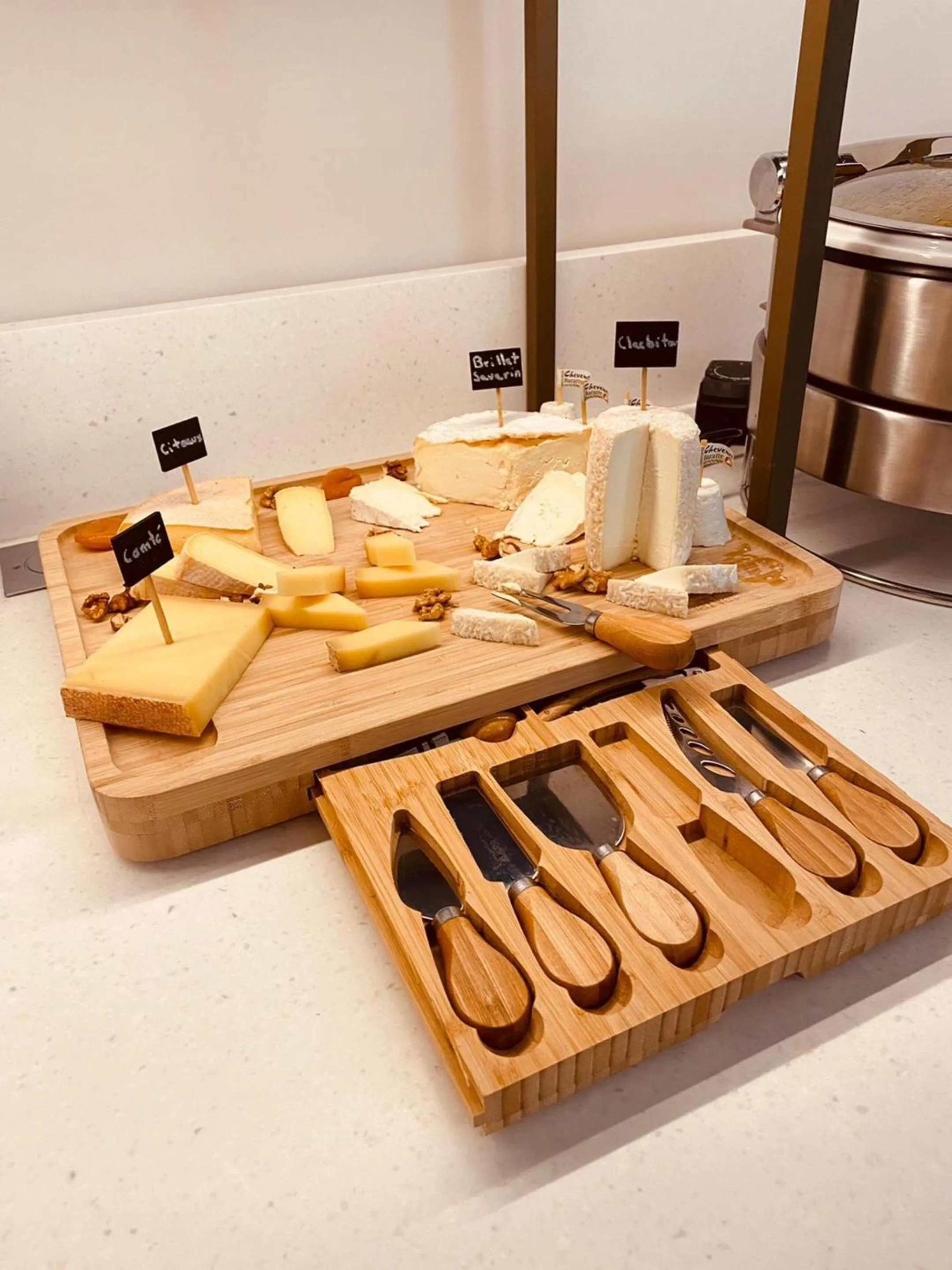 Breakfast in Cèdre Beaune, A Beauvallon Hotel & Spa