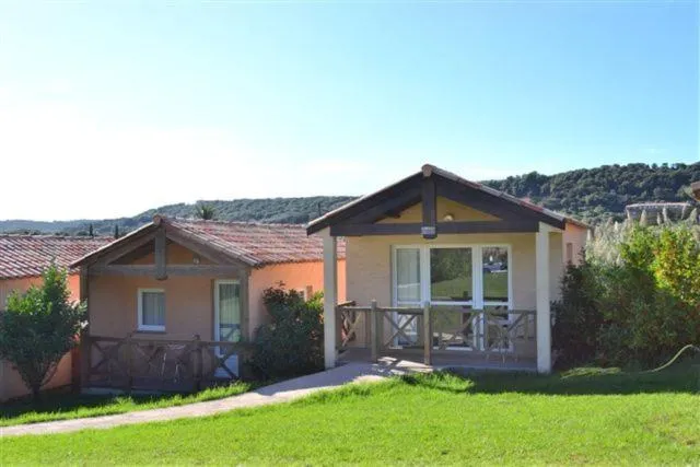 Facade/entrance in Hôtel Maora Village