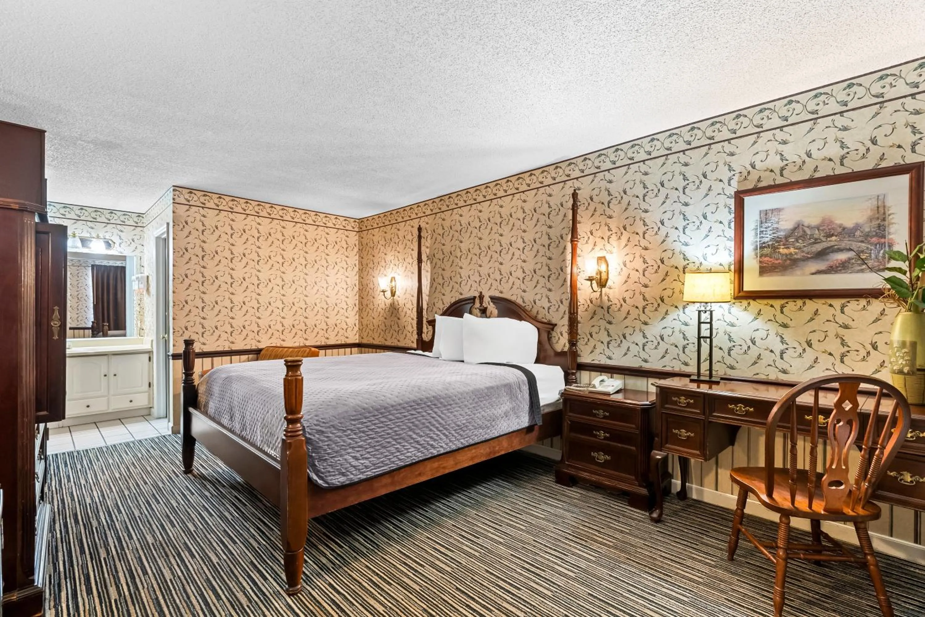 Bed in America's Best Value Inn-Athens