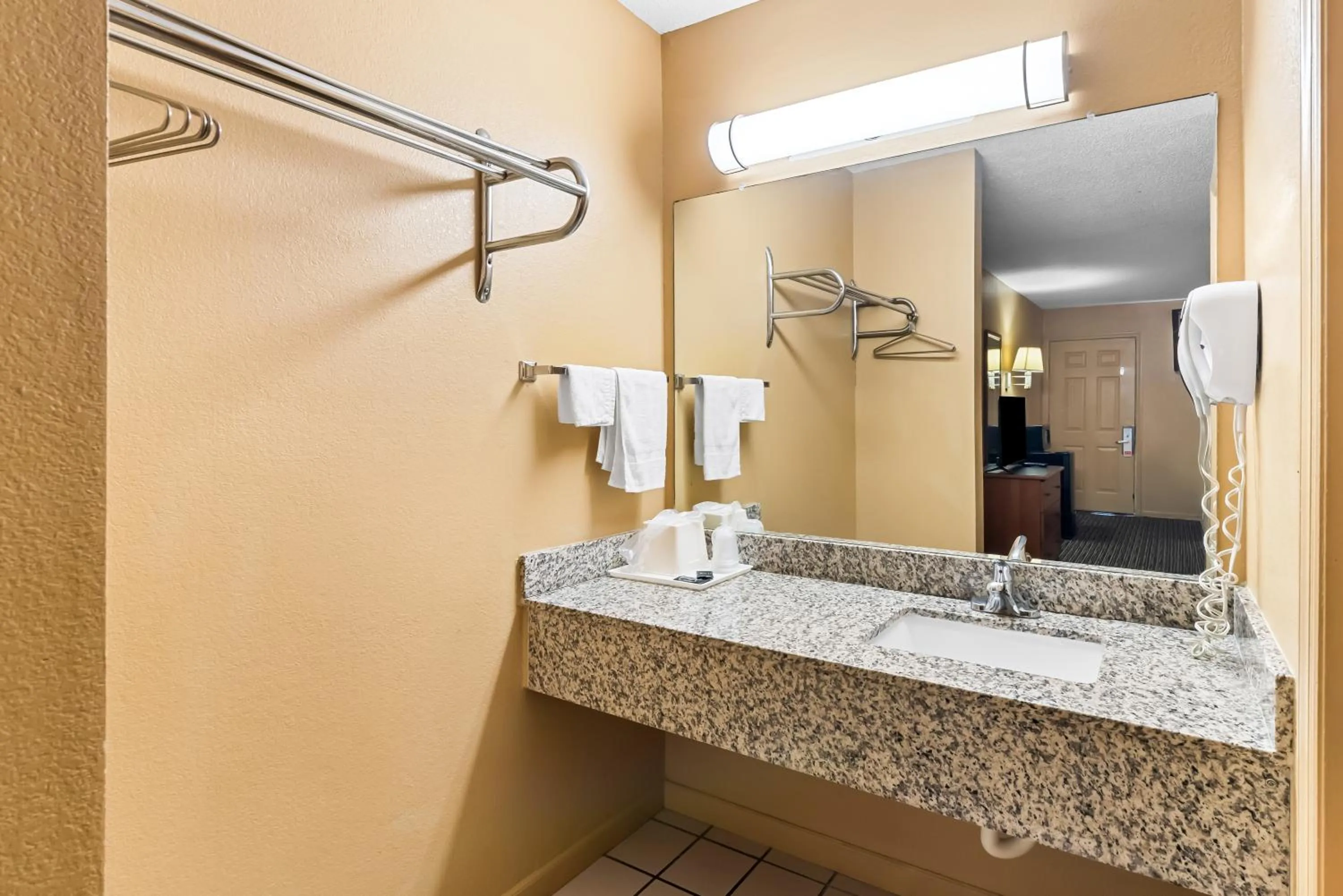 Shower in America's Best Value Inn-Athens