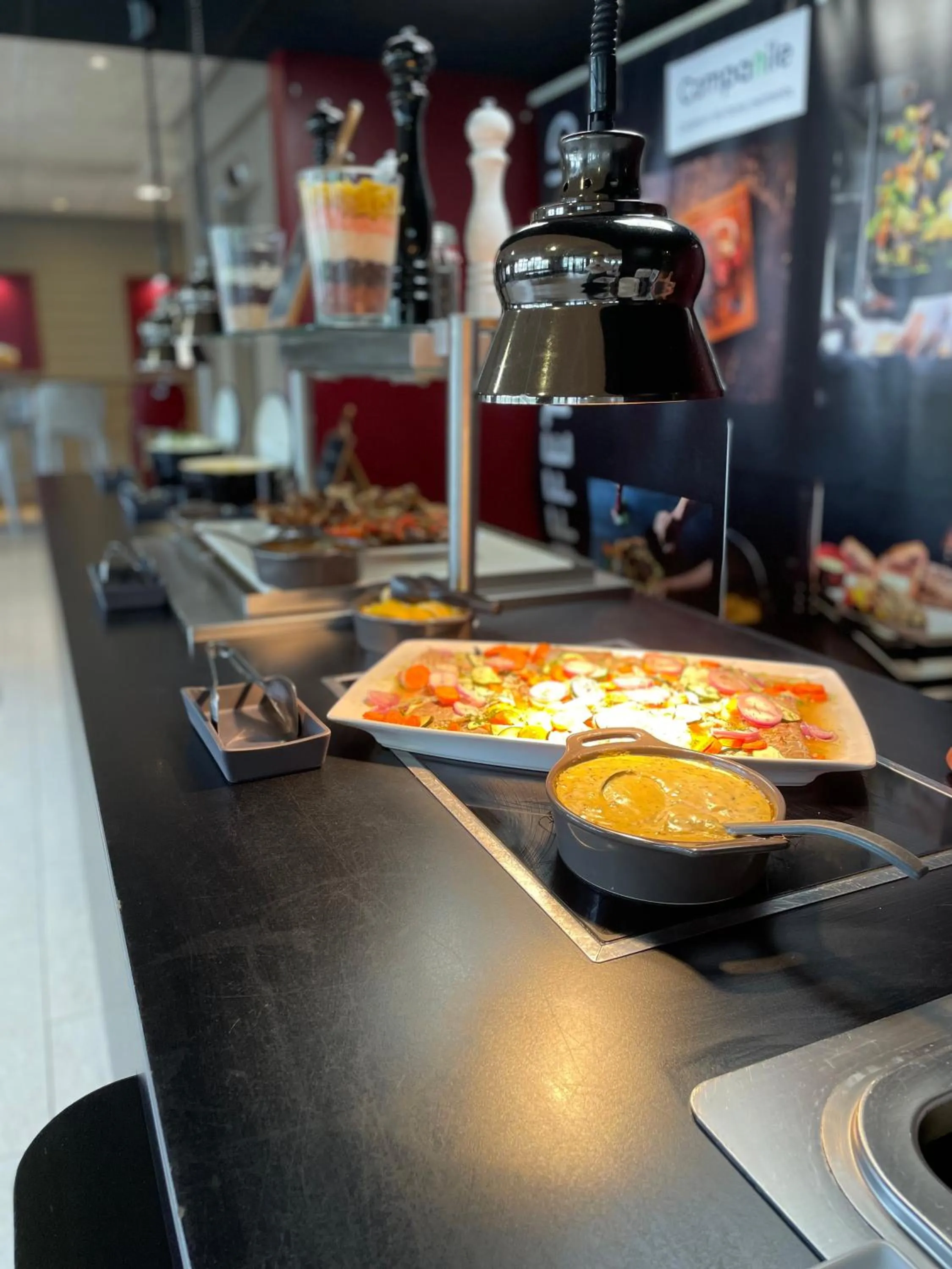 Restaurant/places to eat in Campanile Blanc-Mesnil