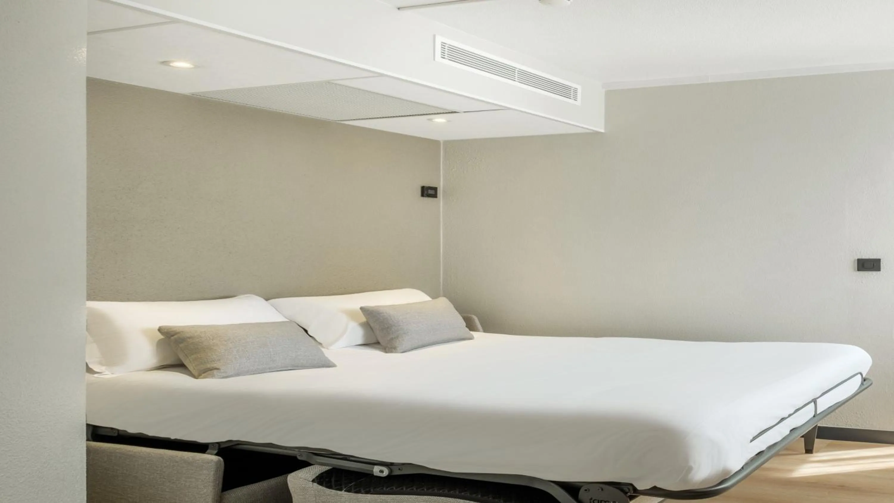 Bed in Campanile Blanc-Mesnil