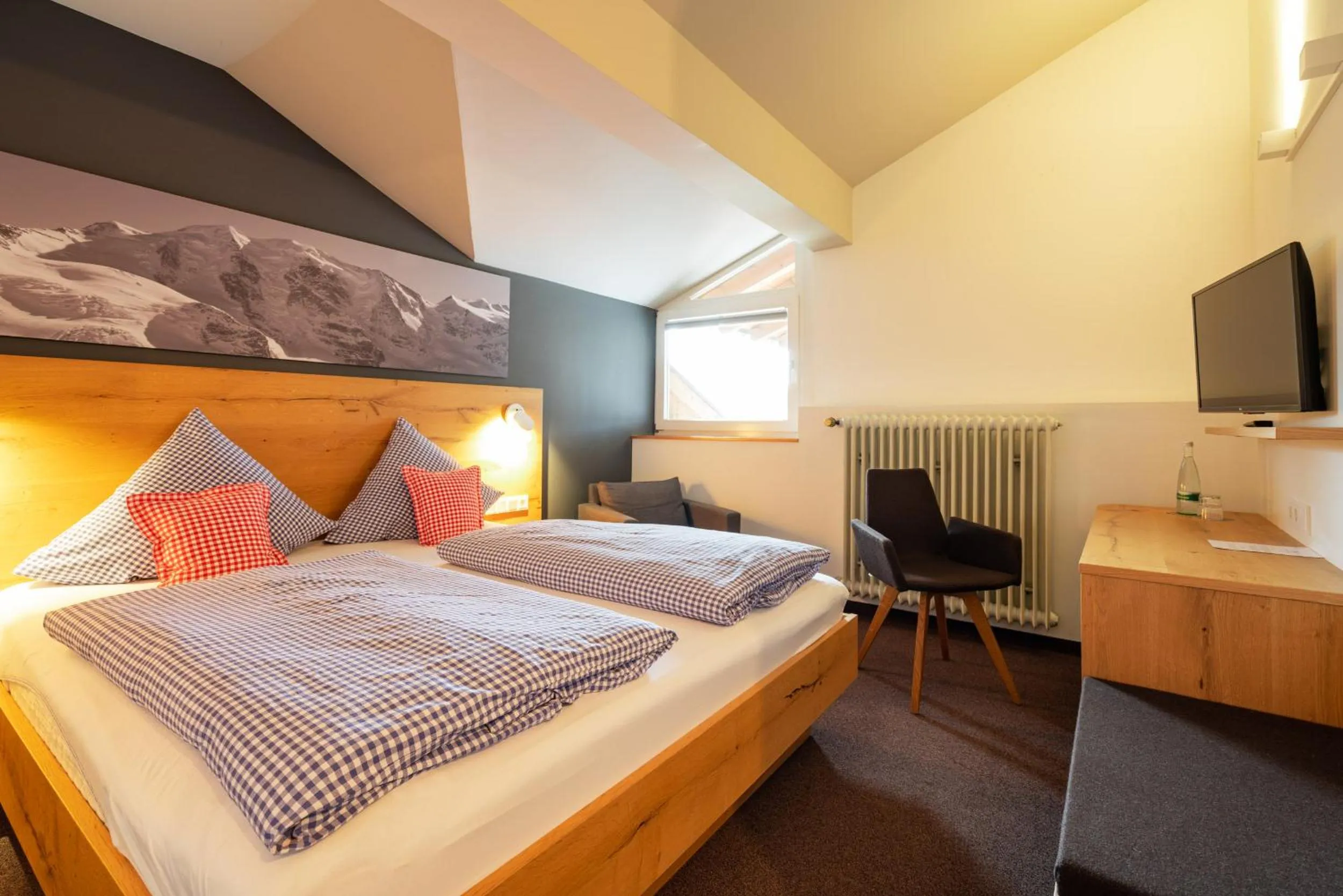 Photo of the whole room, Bed in Posthorn