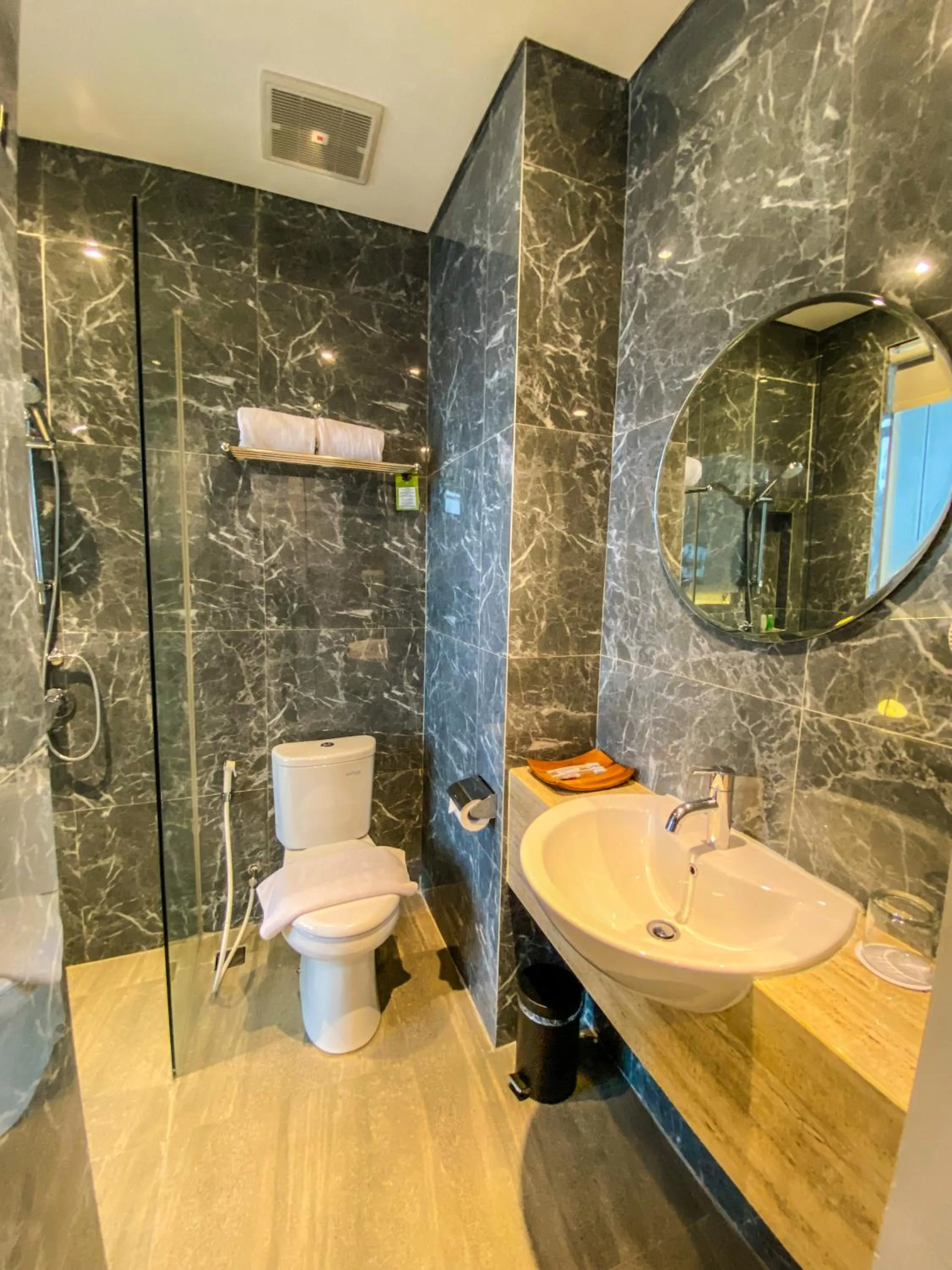 Toilet in Facade Hotel by Azana