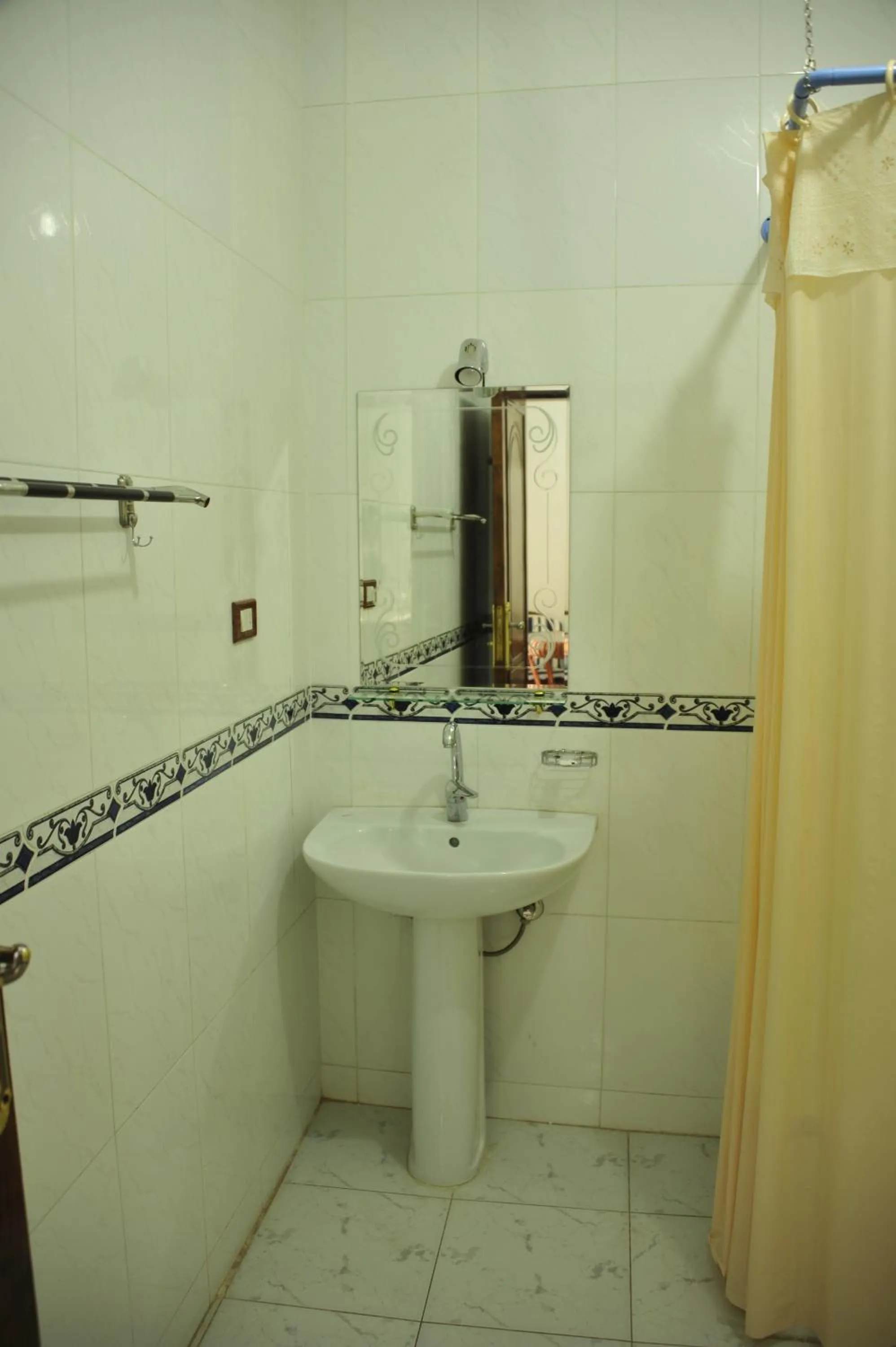 Bathroom in Al Hambra Hotel