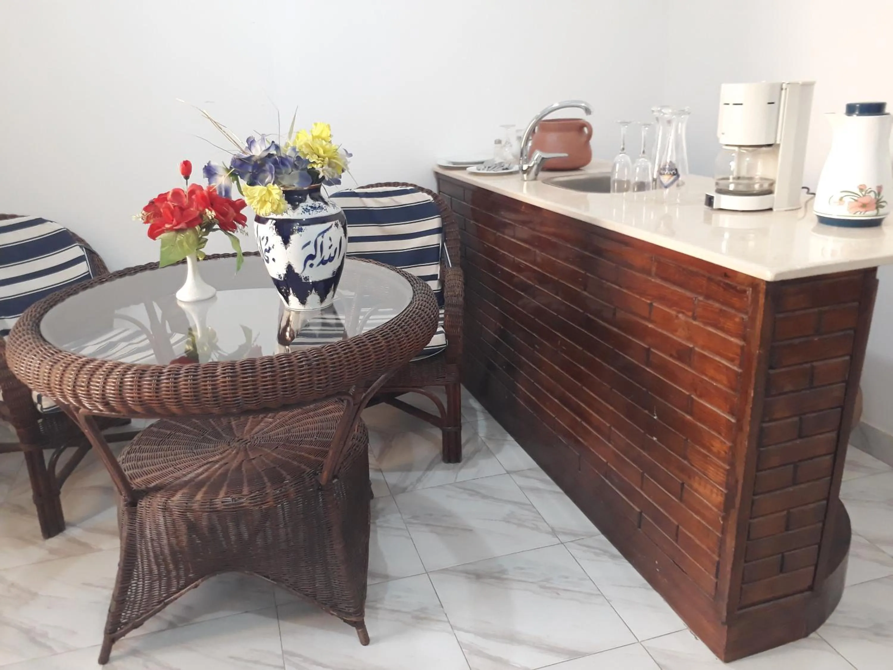 Dining area in Al Hambra Hotel