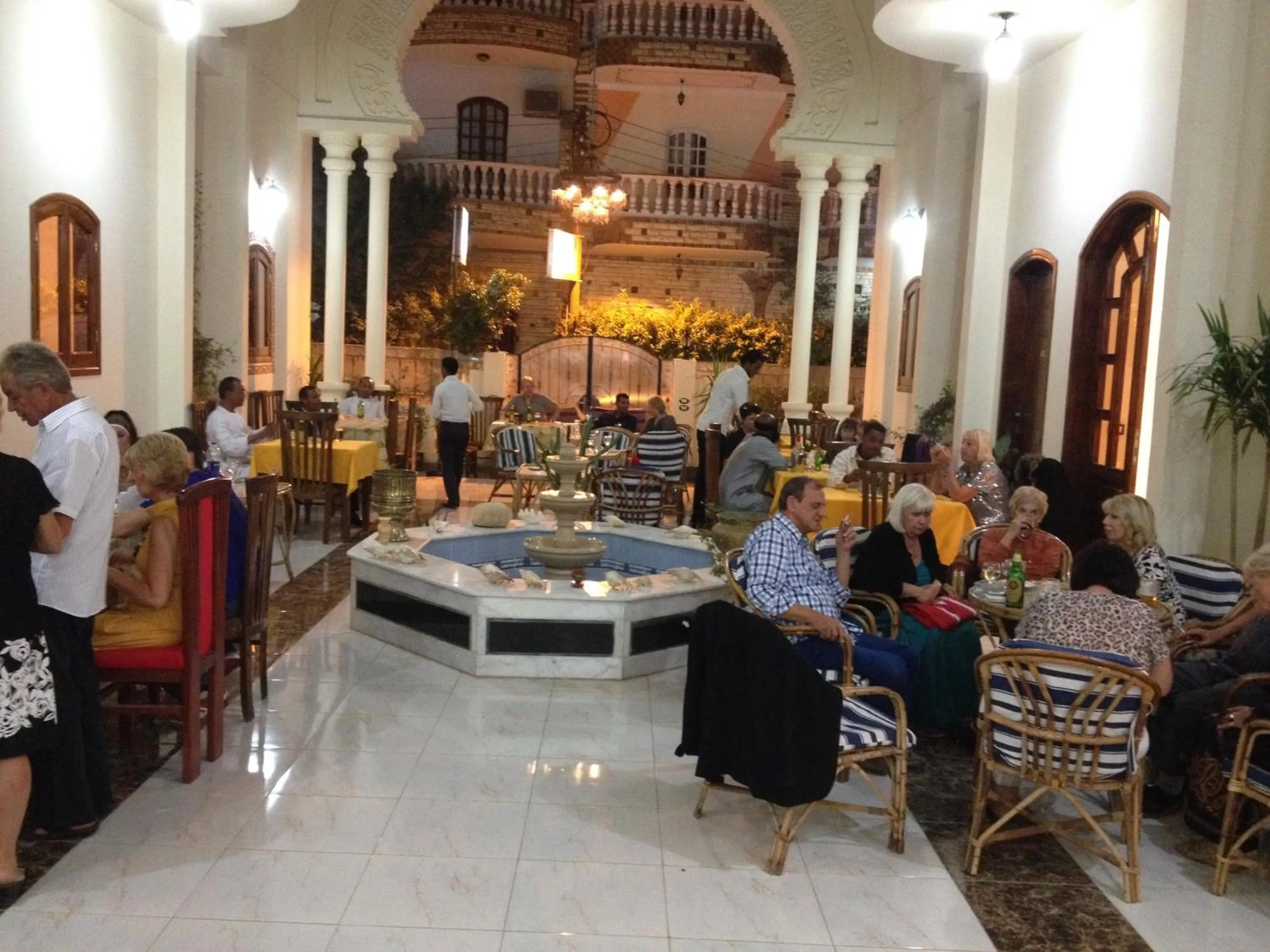 Restaurant/places to eat in Al Hambra Hotel