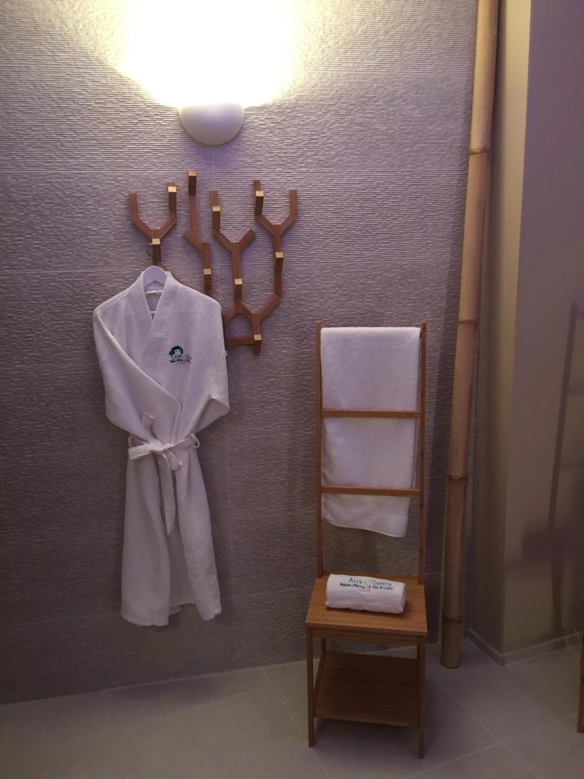 Spa and wellness centre/facilities in Aux 5 Sens