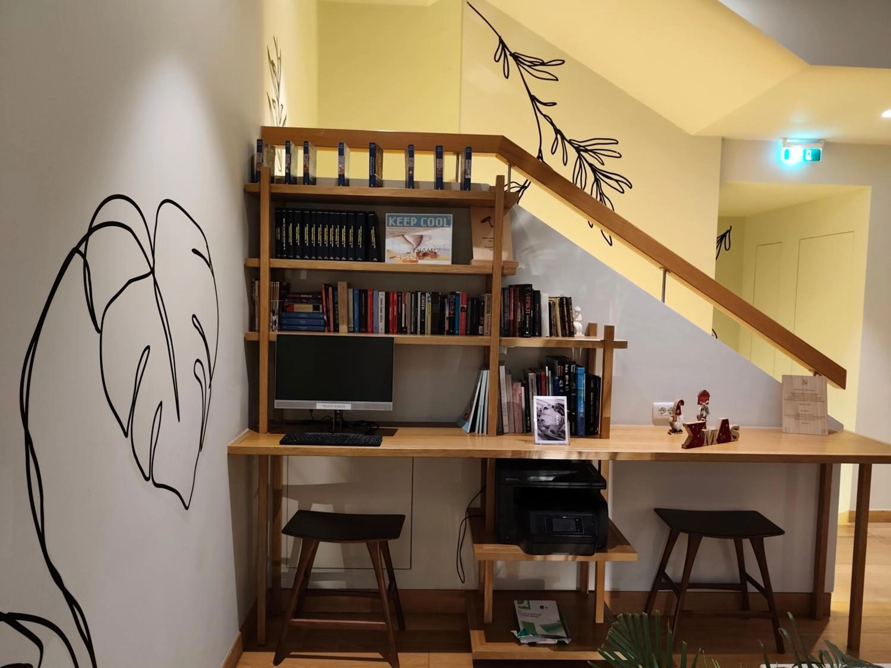 Business facilities in Coco-mat Athens BC