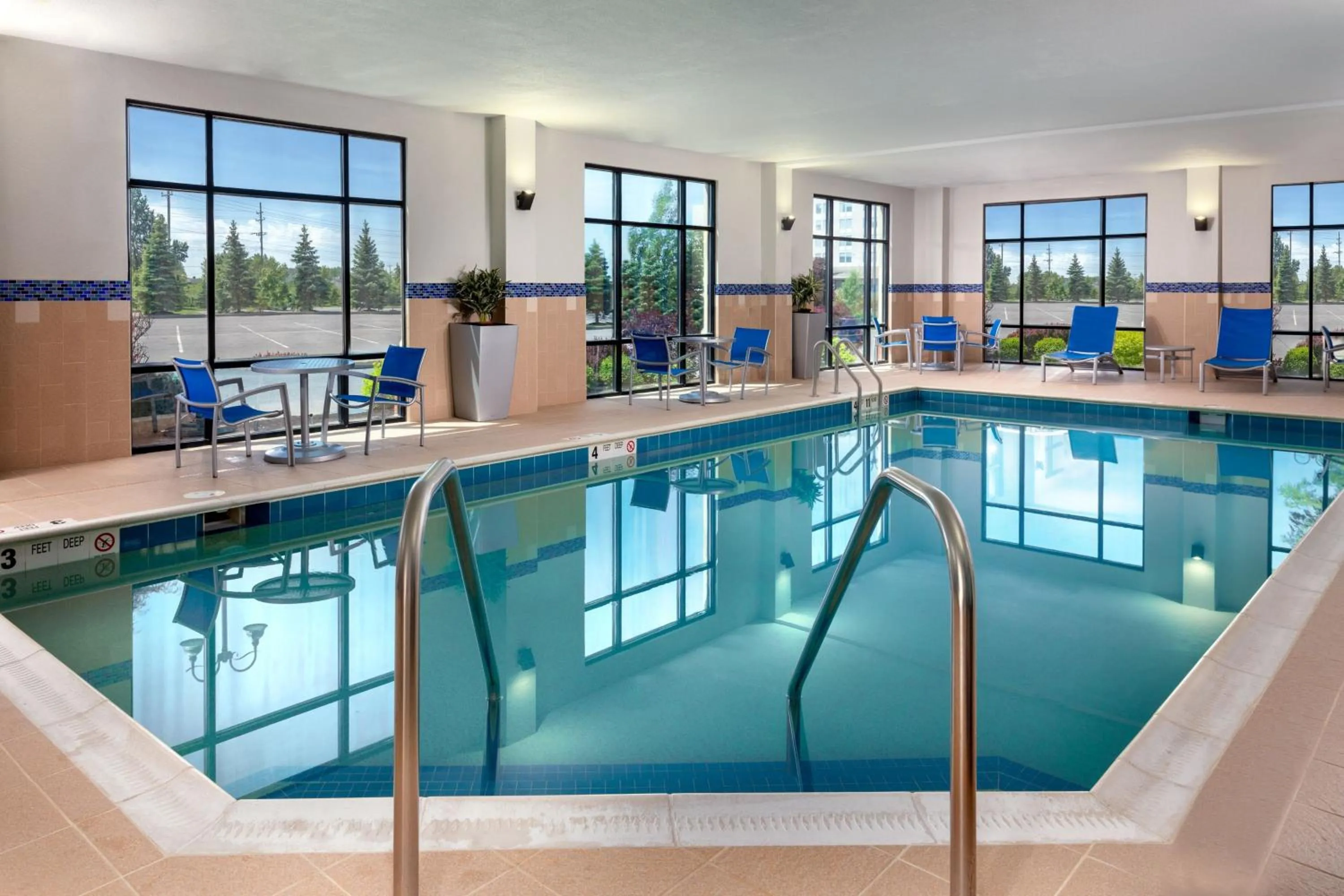 Swimming pool in TownePlace Suites Buffalo Airport