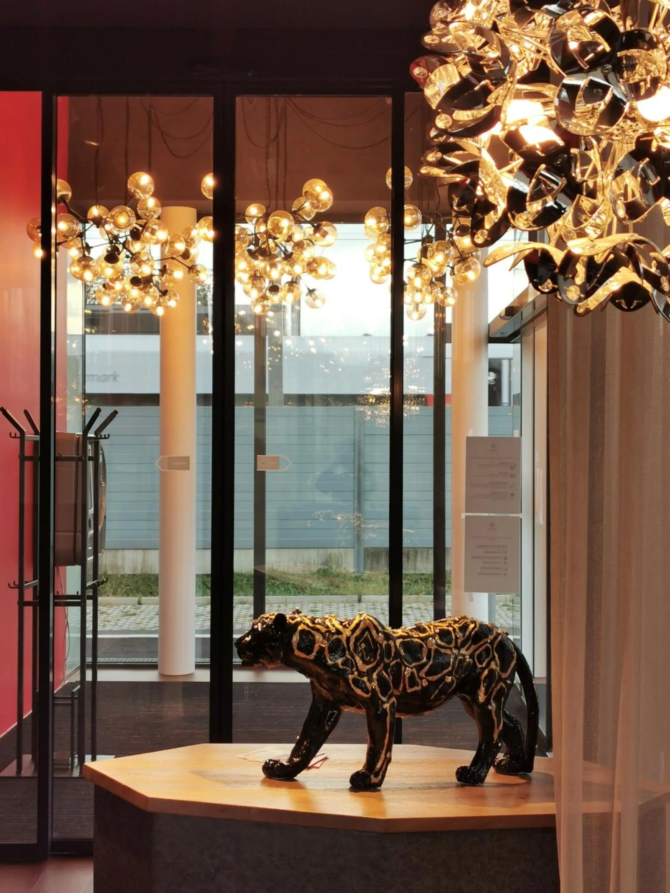 Lobby or reception in Amedia Express Graz Airport, Trademark Collection by Wyndham