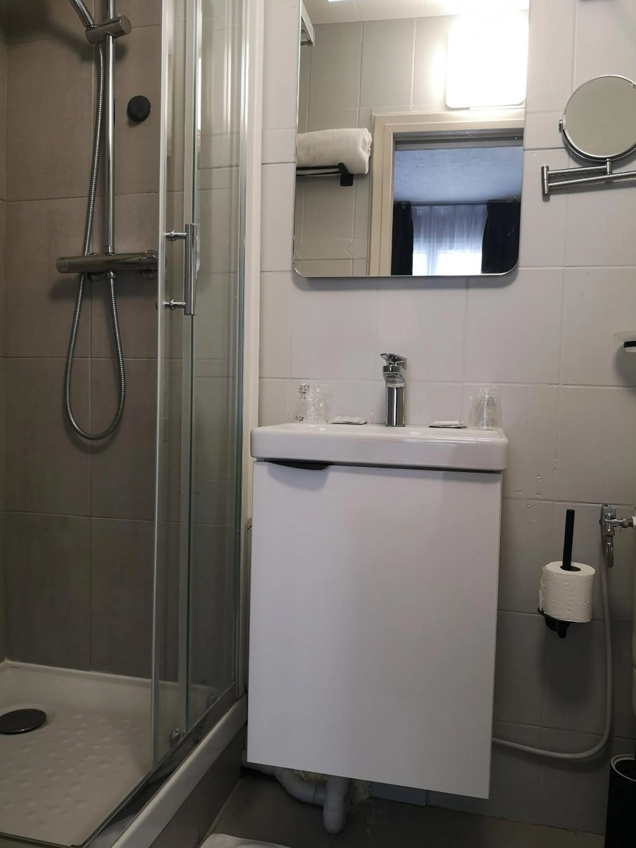 Shower in Hotel Hippodrome