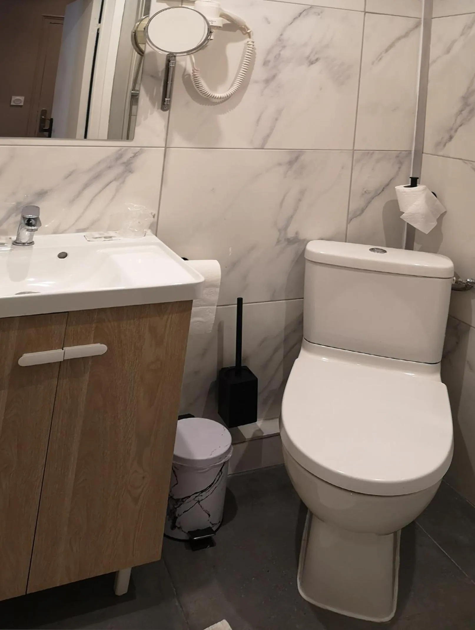 Toilet in Hotel Hippodrome