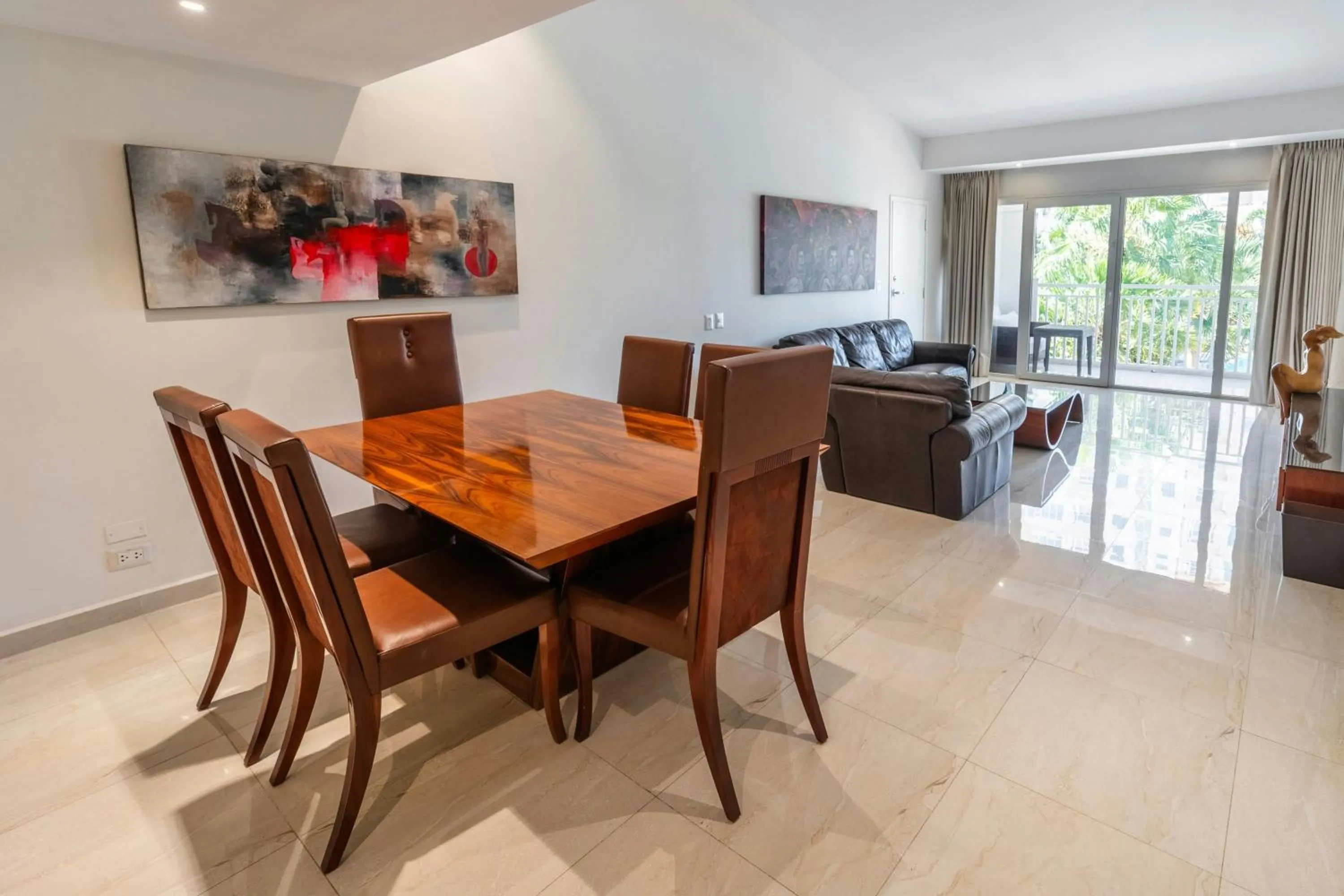 Lounge or bar in Los Tajibos, Santa Cruz de la Sierra, a Tribute Portfolio Hotel