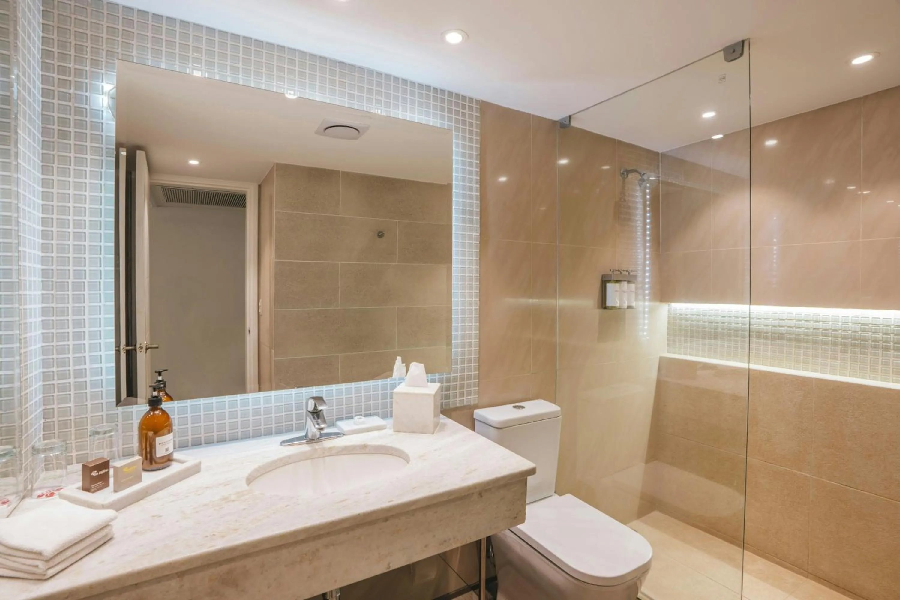 Swimming pool in Los Tajibos, Santa Cruz de la Sierra, a Tribute Portfolio Hotel