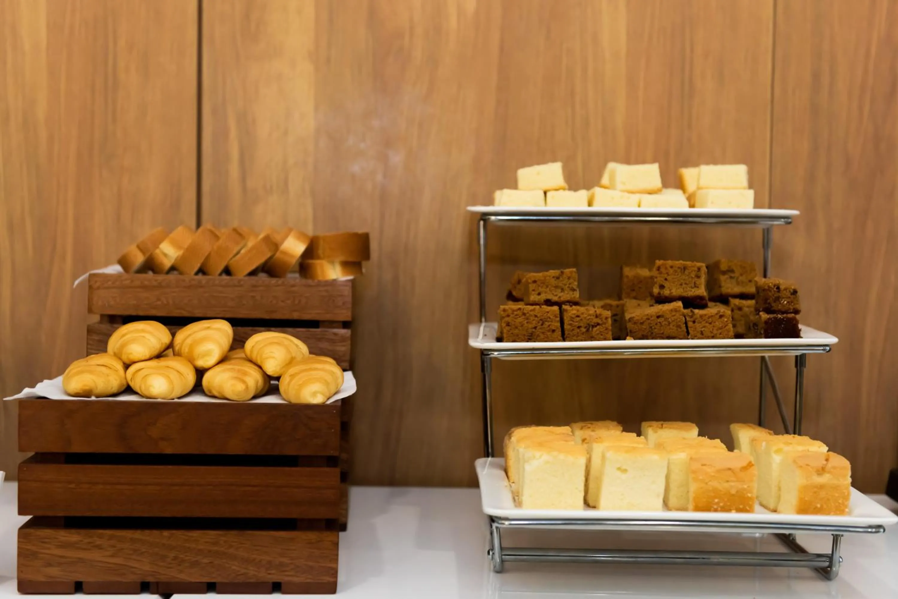 Restaurant/places to eat in Holiday Inn Express Shanghai Tangzhen, an IHG Hotel