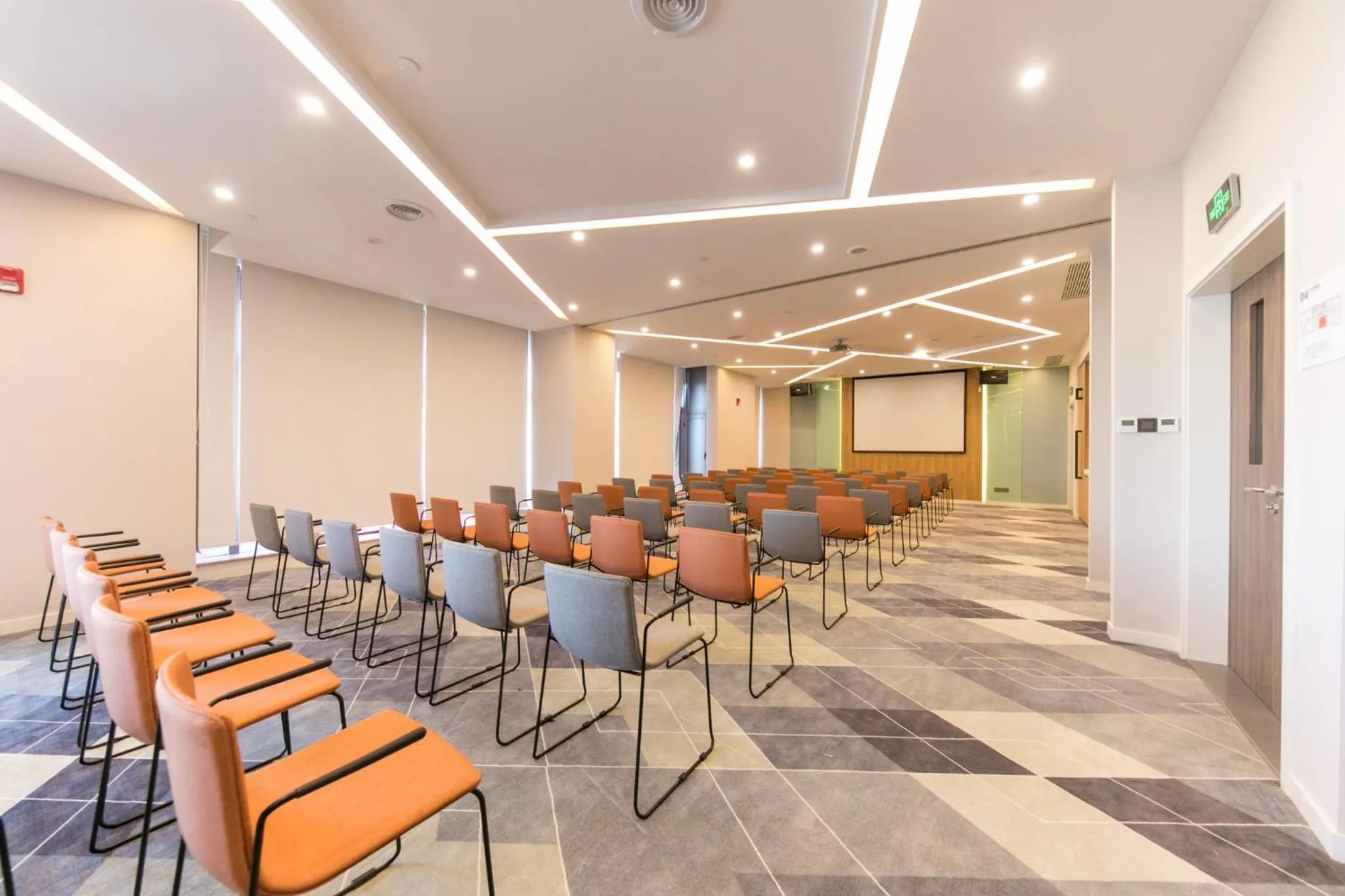 Meeting/conference room in Holiday Inn Express Shanghai Tangzhen, an IHG Hotel