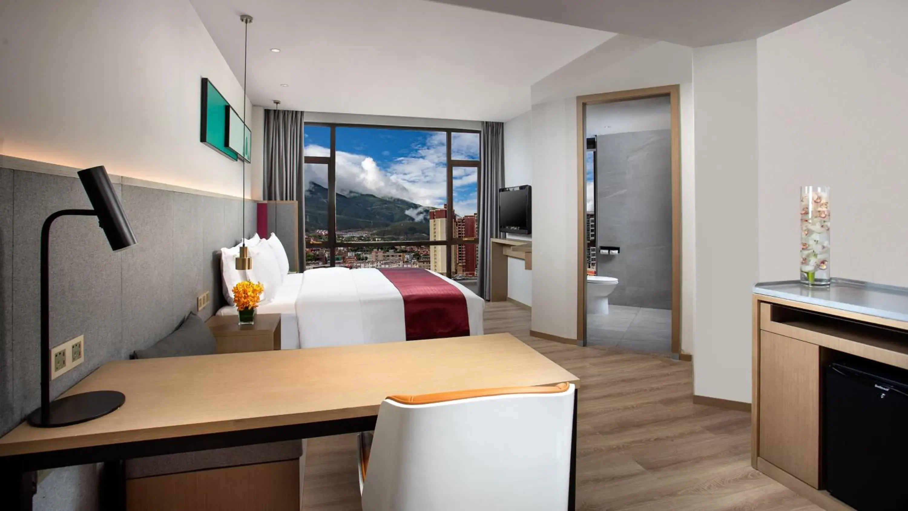 Premium King Room in Holiday Inn Batang by IHG Premium King Room in Holiday Inn Batang by IHG