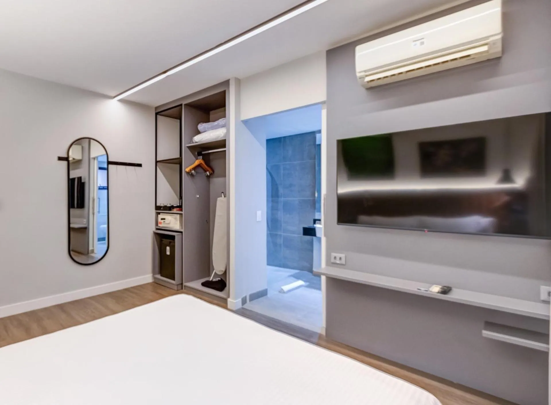 TV and multimedia, Bed in Double Tree by Hilton São Paulo Itaim