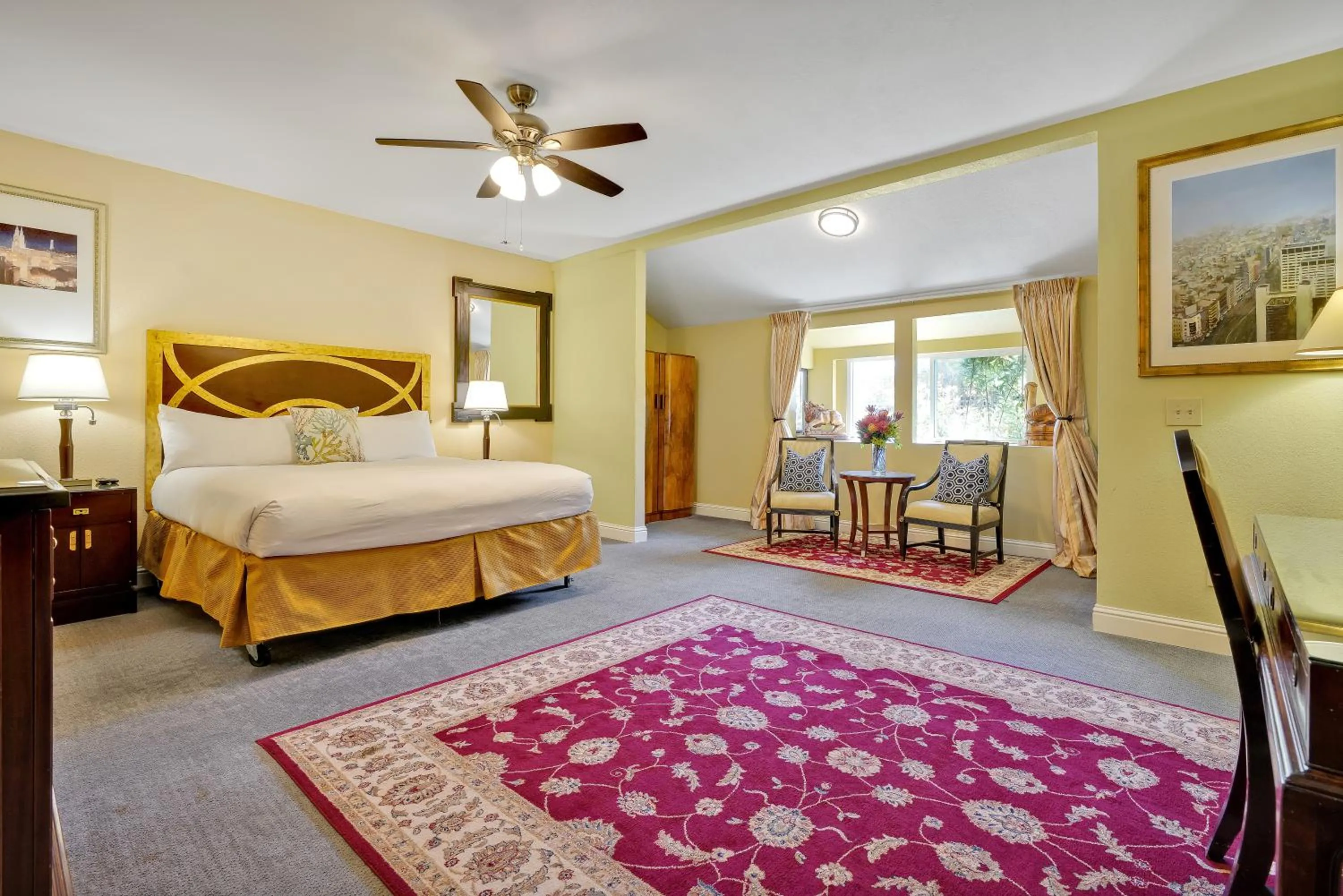 Seating area, Bed in Bodega Bay Inn