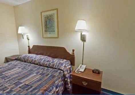 Bed in America's Inn - Leeds