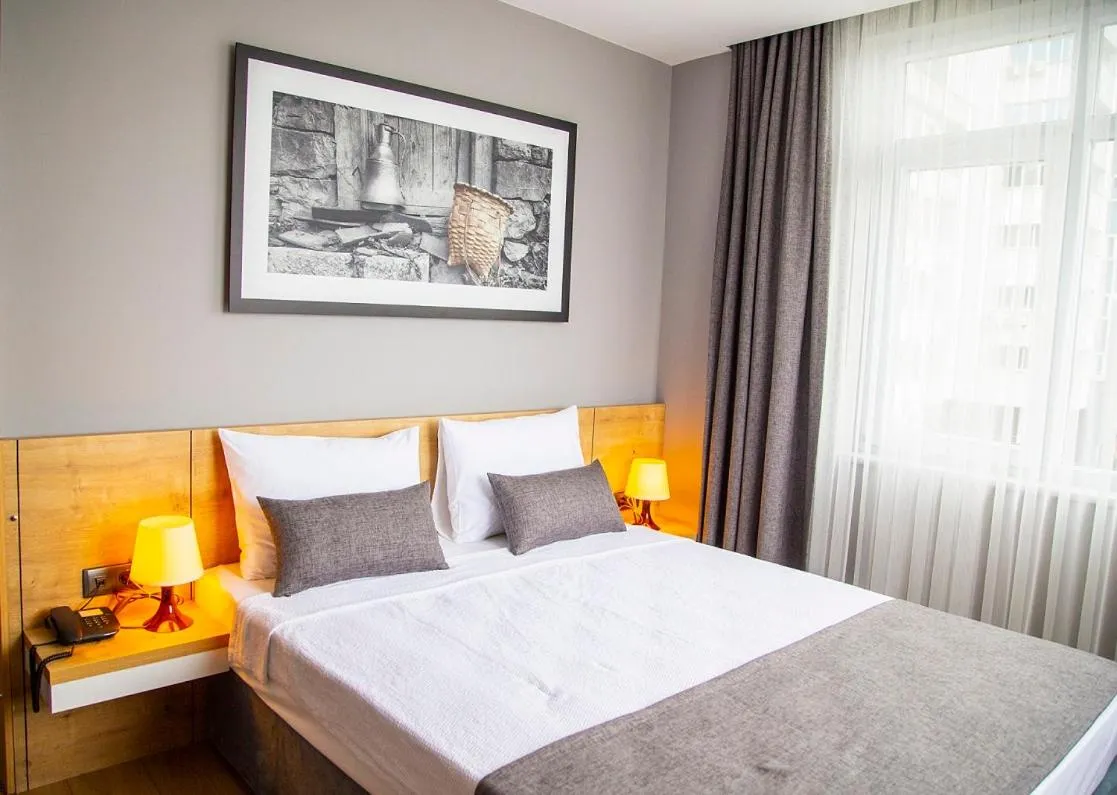 Bed in UZER OTEL